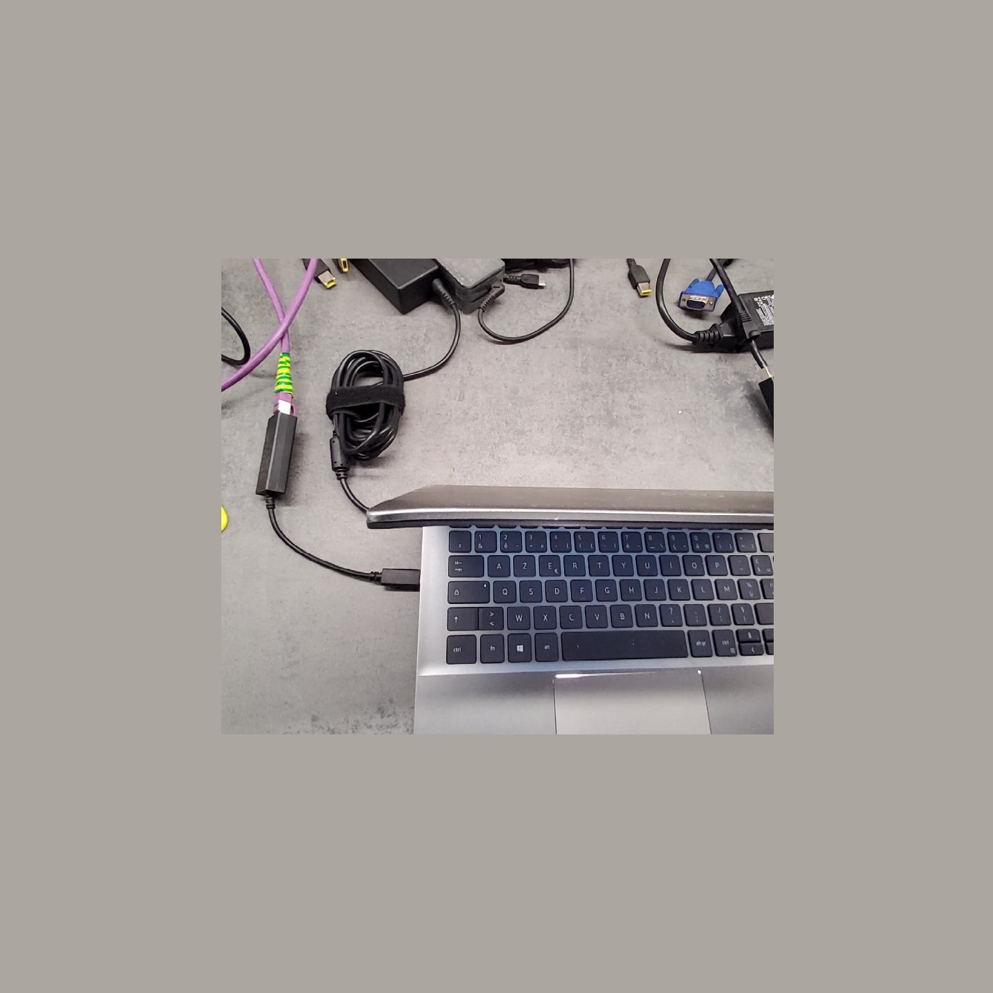 Dell Latitude 3301 | 8 GB | 1 x 256 SSD | B