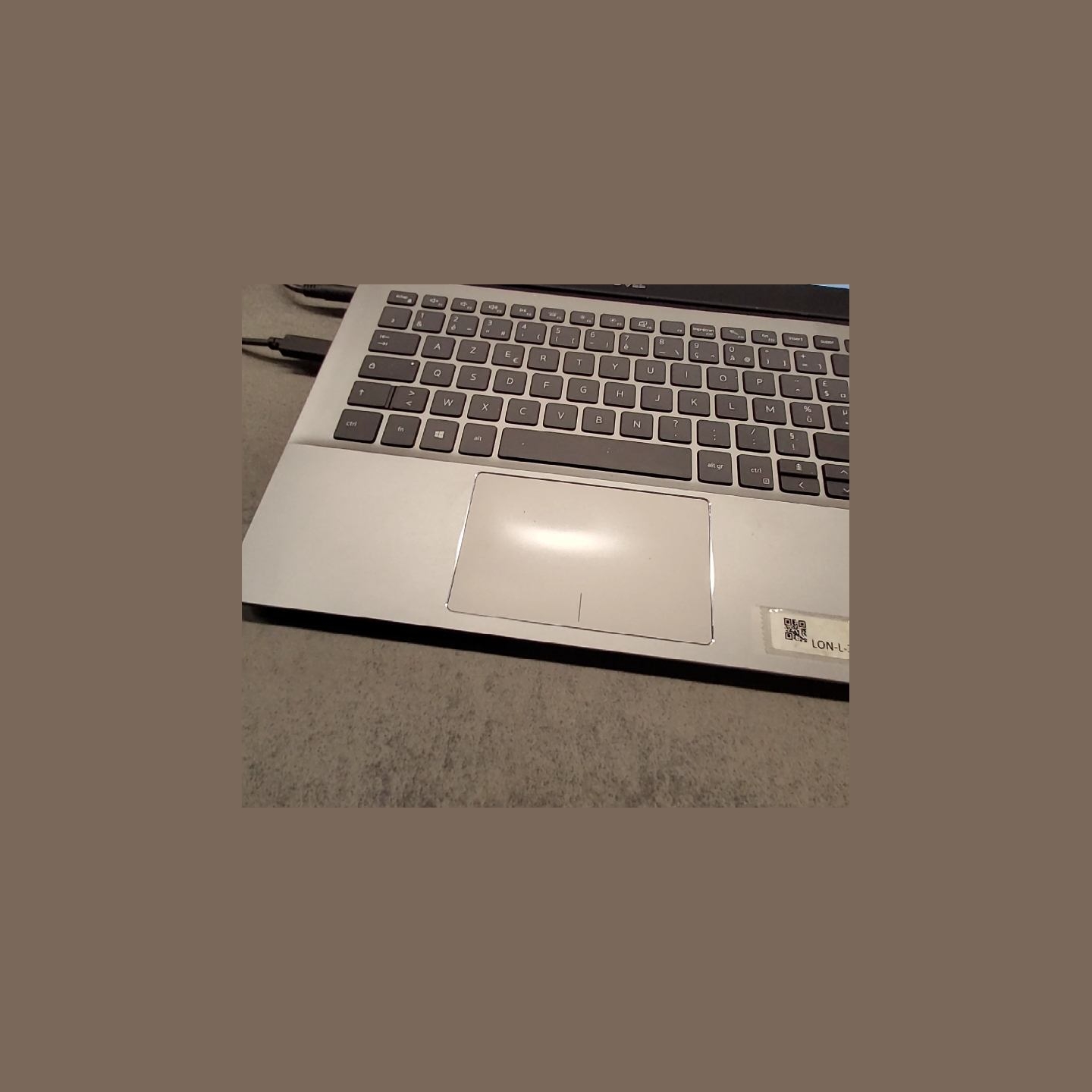 Dell Latitude 3301 | 8 GB | 1 x 256 SSD | B