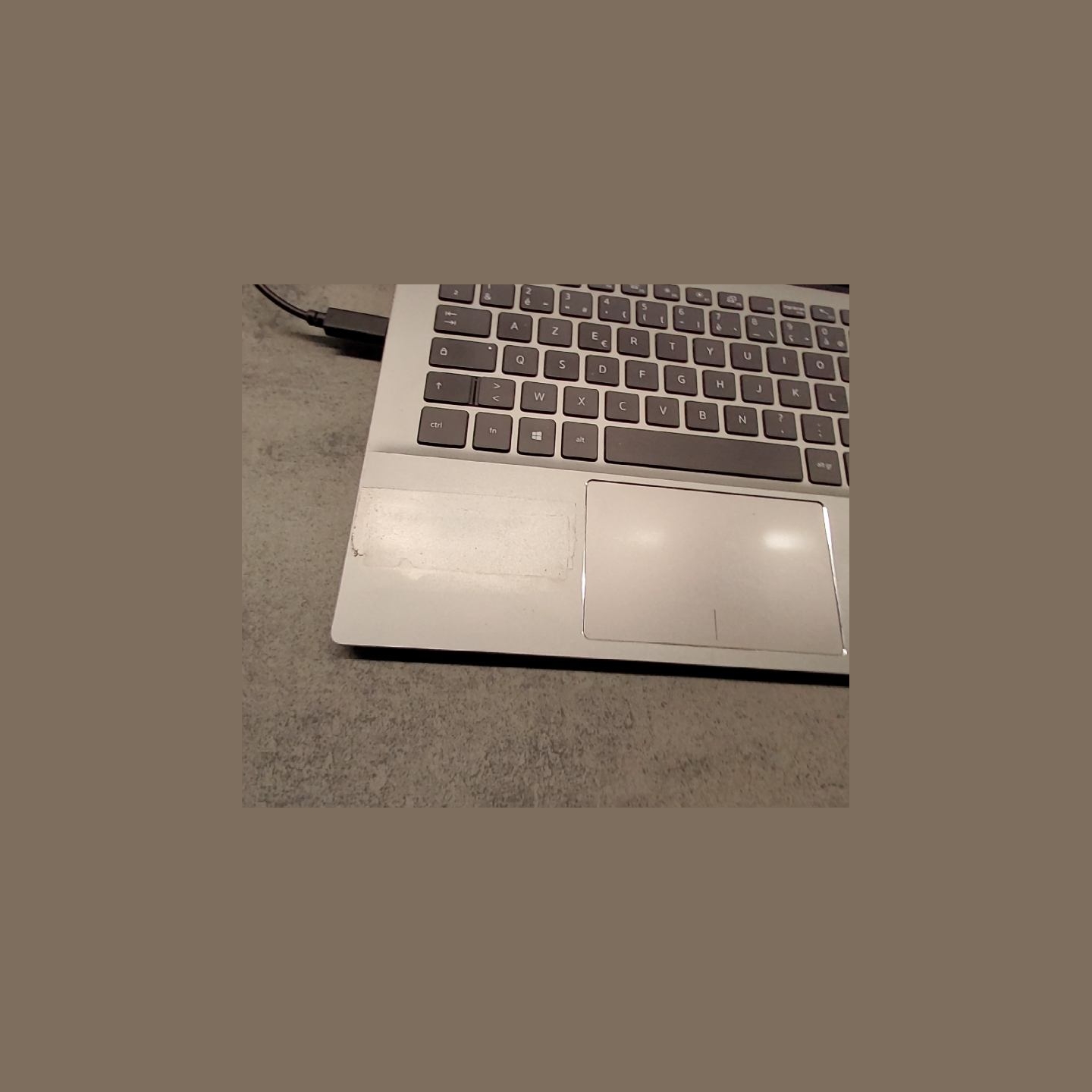 Dell Latitude 3301 | 8 GB | 1 x 256 SSD | B