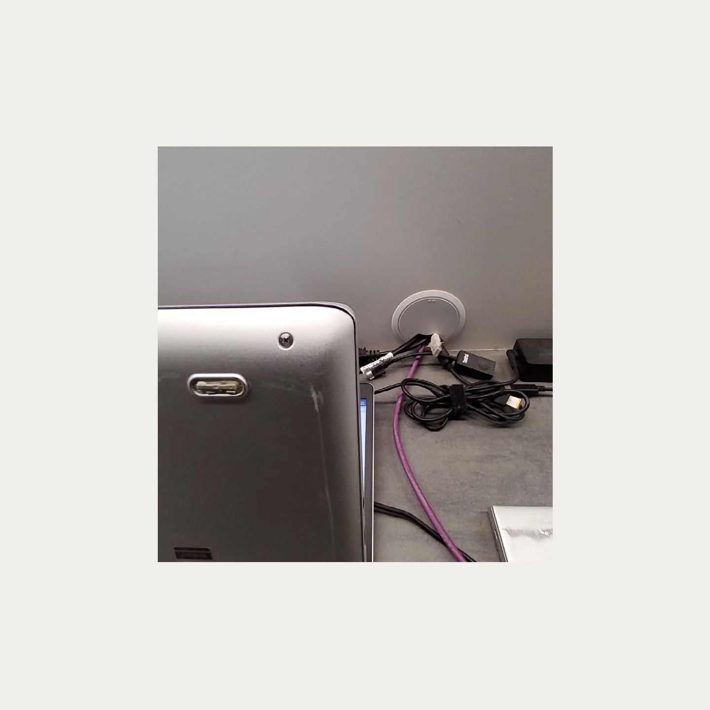 HP EliteBook 840 G5 | 16 GB | 1 x 256 SSD | B