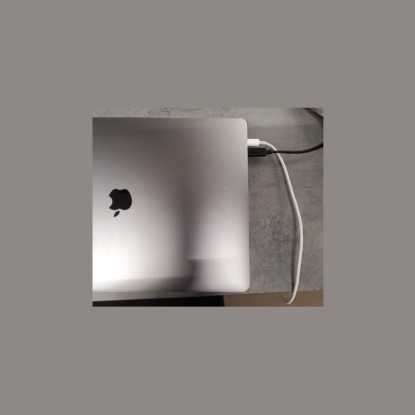 Apple MacBook Pro 15 (A1990) | 16 GB | 1 x 1000 HDD | B