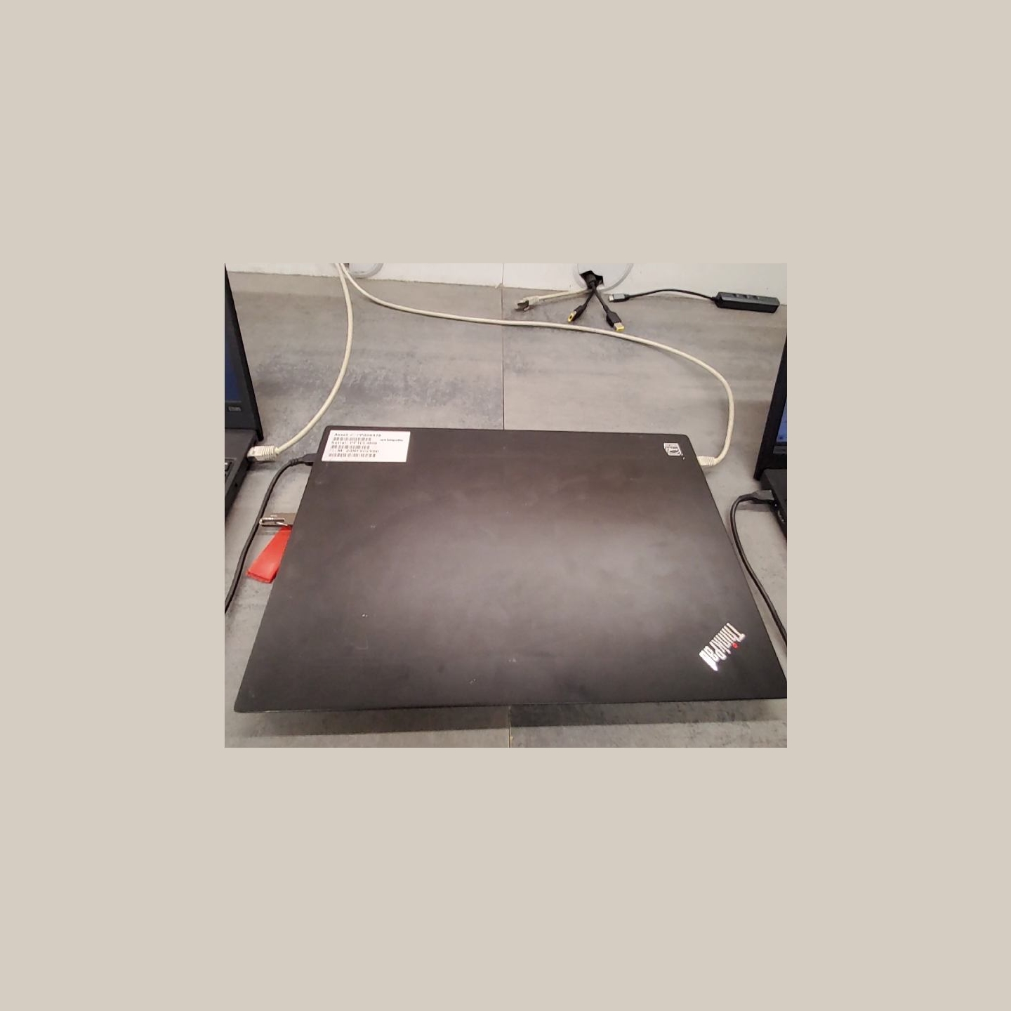 Lenovo ThinkPad E595 | 8 GB | 1 x 256 SSD | B