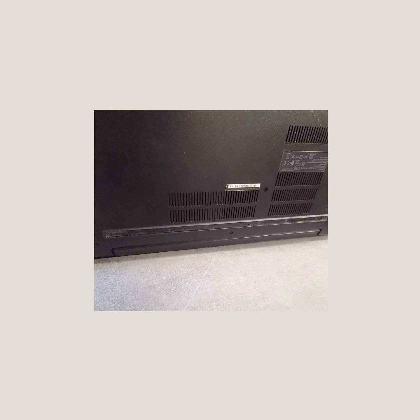 Lenovo ThinkPad E595 | 8 GB | 1 x 256 SSD | B