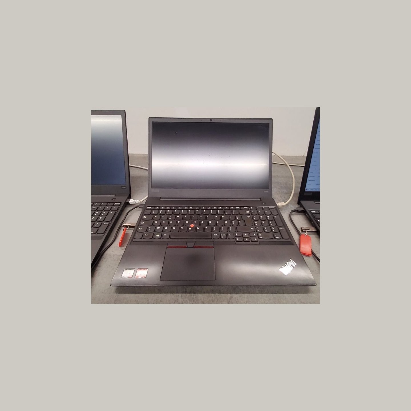 Lenovo ThinkPad E595 | 8 GB | 1 x 256 SSD | B