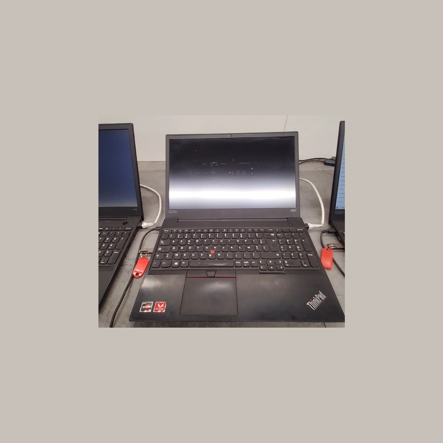 Lenovo ThinkPad E595 | 8 GB | 1 x 256 SSD | B