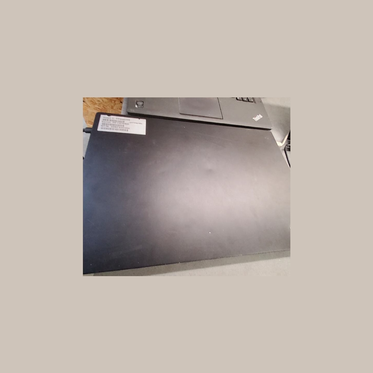 Lenovo ThinkPad E595 | 8 GB | 1 x 256 SSD | B