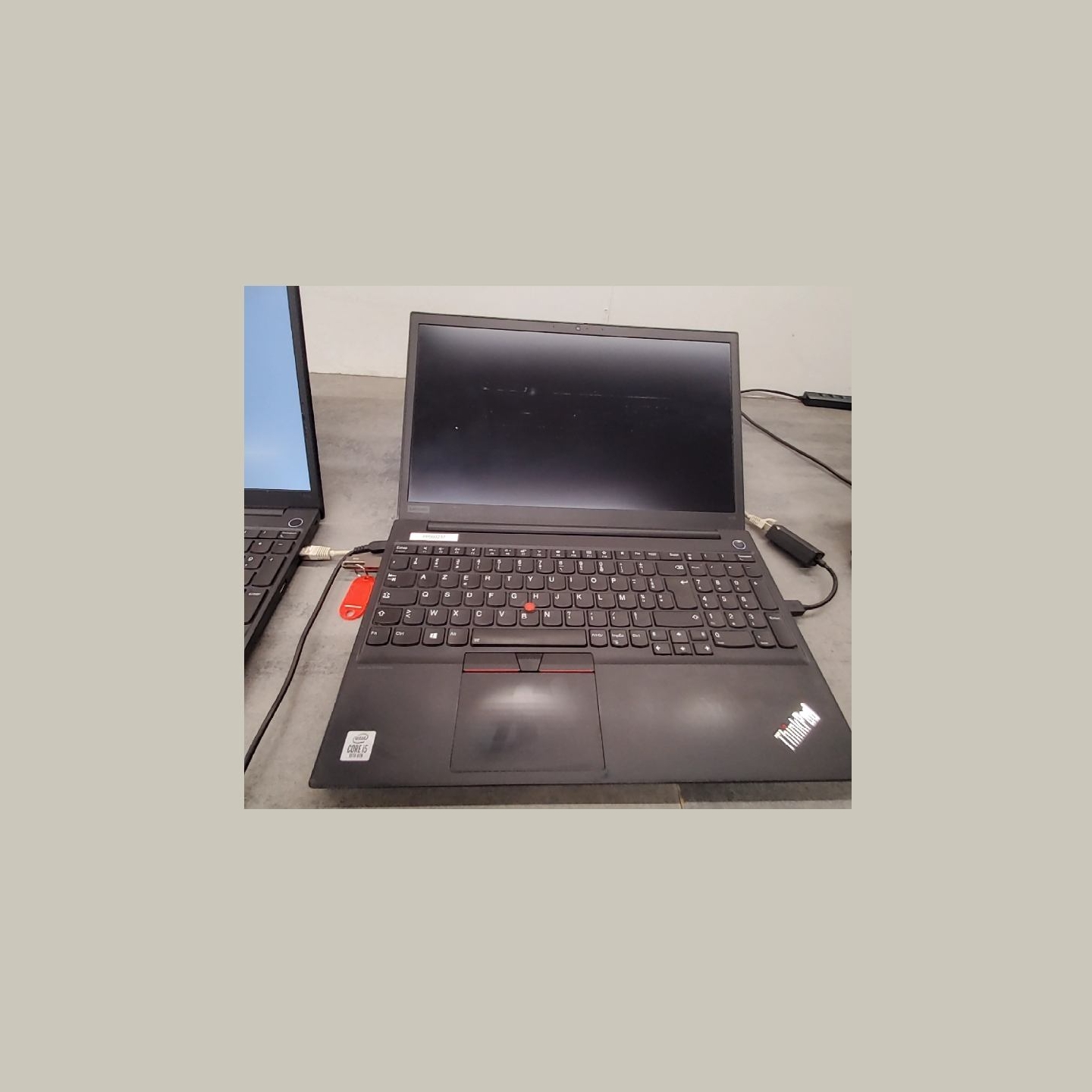 Lenovo ThinkPad E15 | 8 GB | 1 x 256 SSD | B