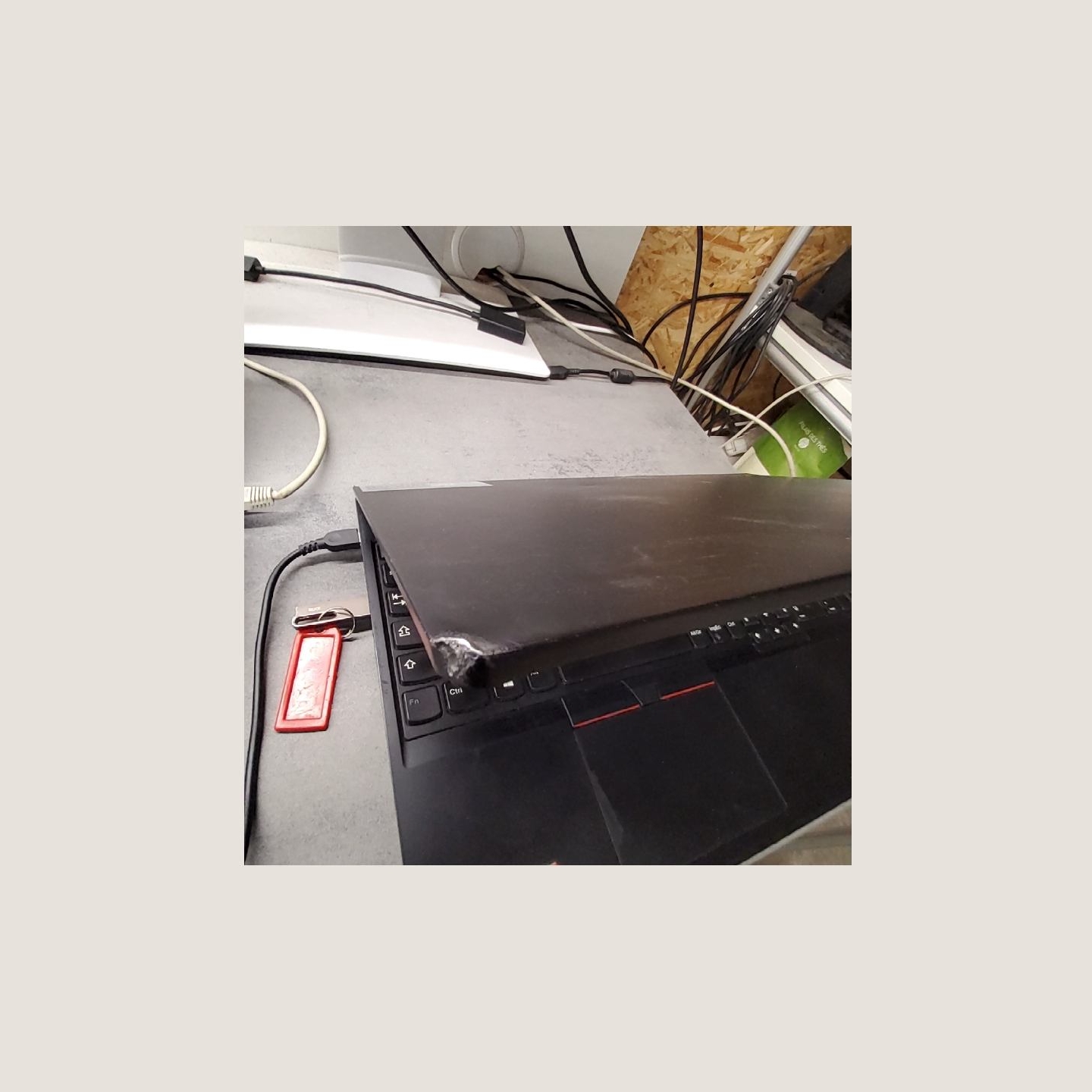 Lenovo ThinkPad E595 | 8 GB | 1 x 256 SSD | B
