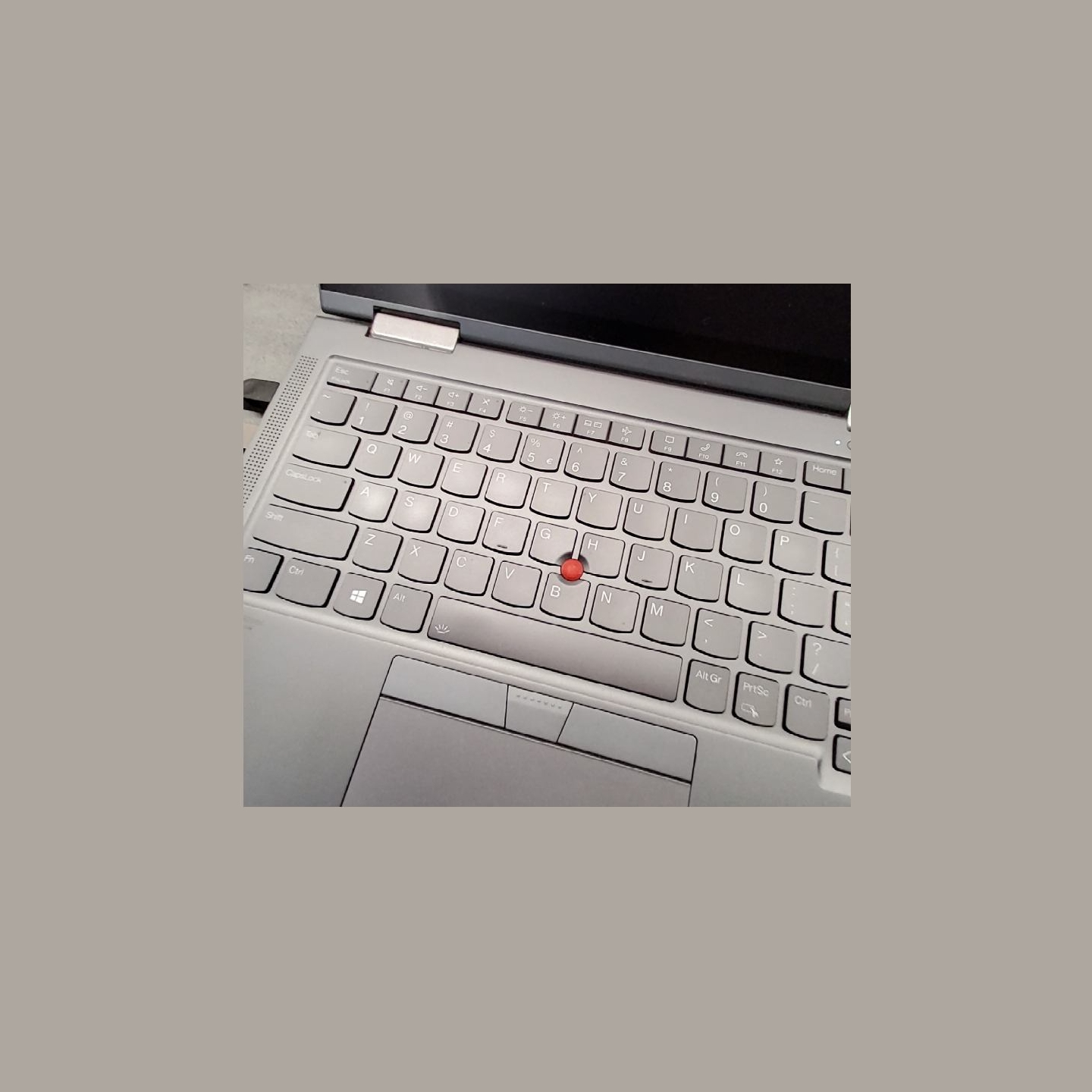 Lenovo ThinkPad X1 Yoga G6 | 16 GB | 1 x 256 SSD | A-