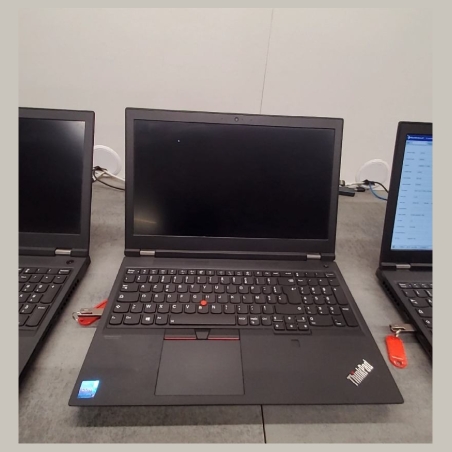 Lenovo ThinkPad P15 G2 | 16 GB | 1 x 512 SSD | A
