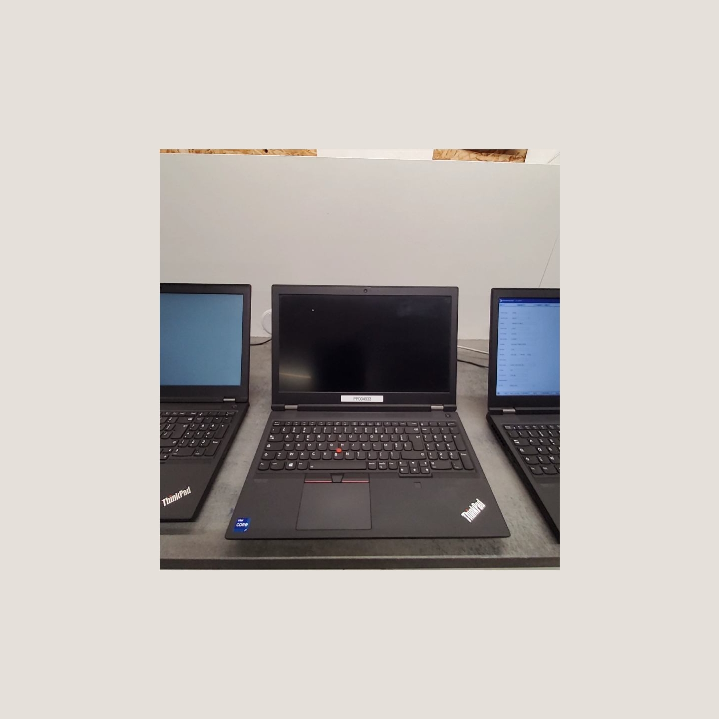 Lenovo ThinkPad P15 G2 | 16 GB | 1 x 512 SSD | A