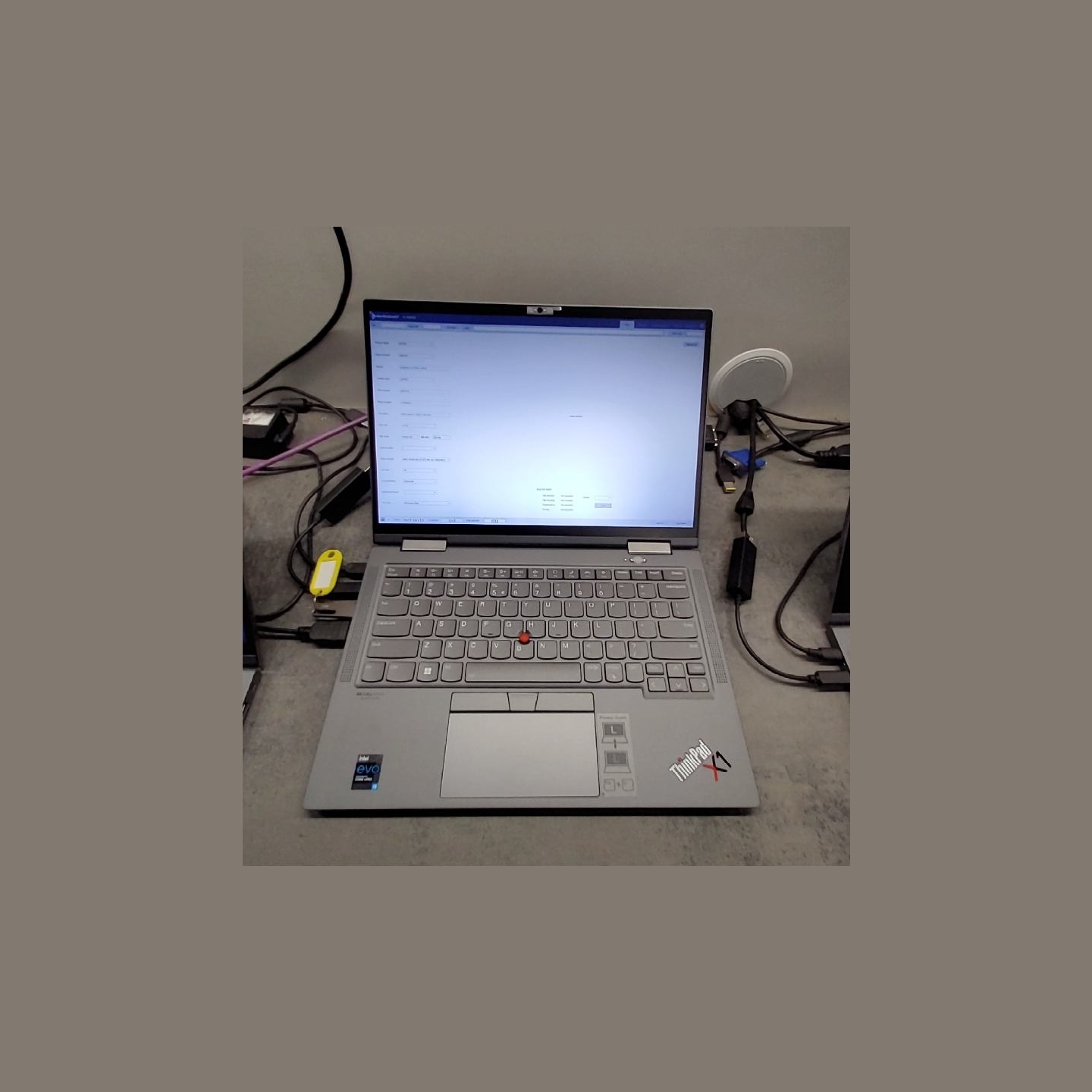 Lenovo ThinkPad X1 Yoga G6 | 16 GB | 1 x 256 SSD | A