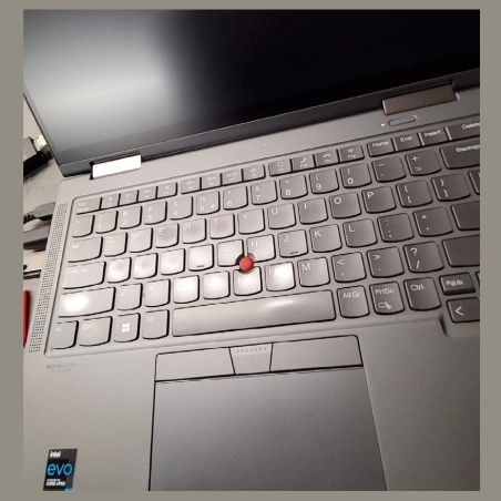 Lenovo ThinkPad X1 Yoga G6 | 16 GB | 1 x 256 SSD | A