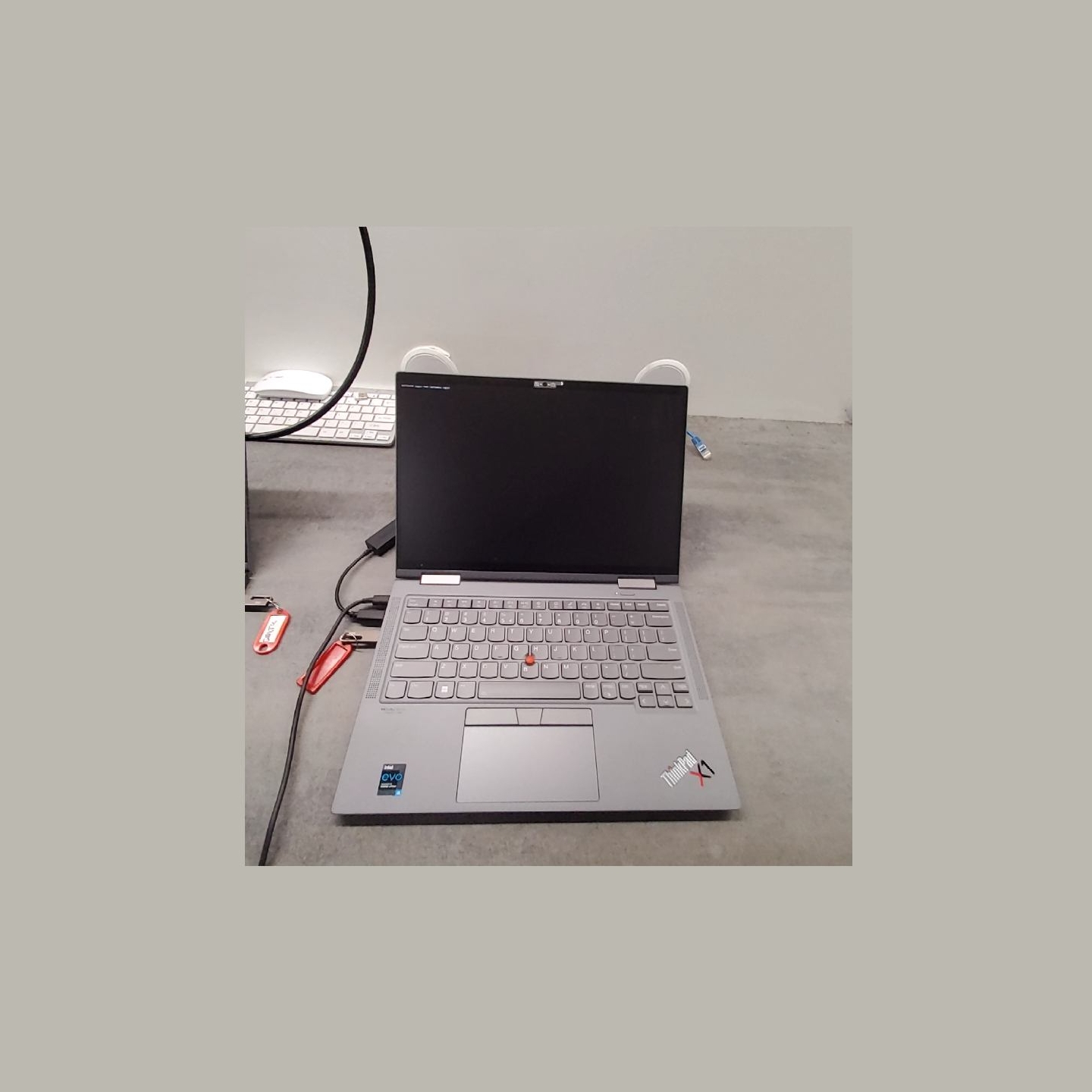 Lenovo ThinkPad X1 Yoga G6 | 16 GB | 1 x 256 SSD | A