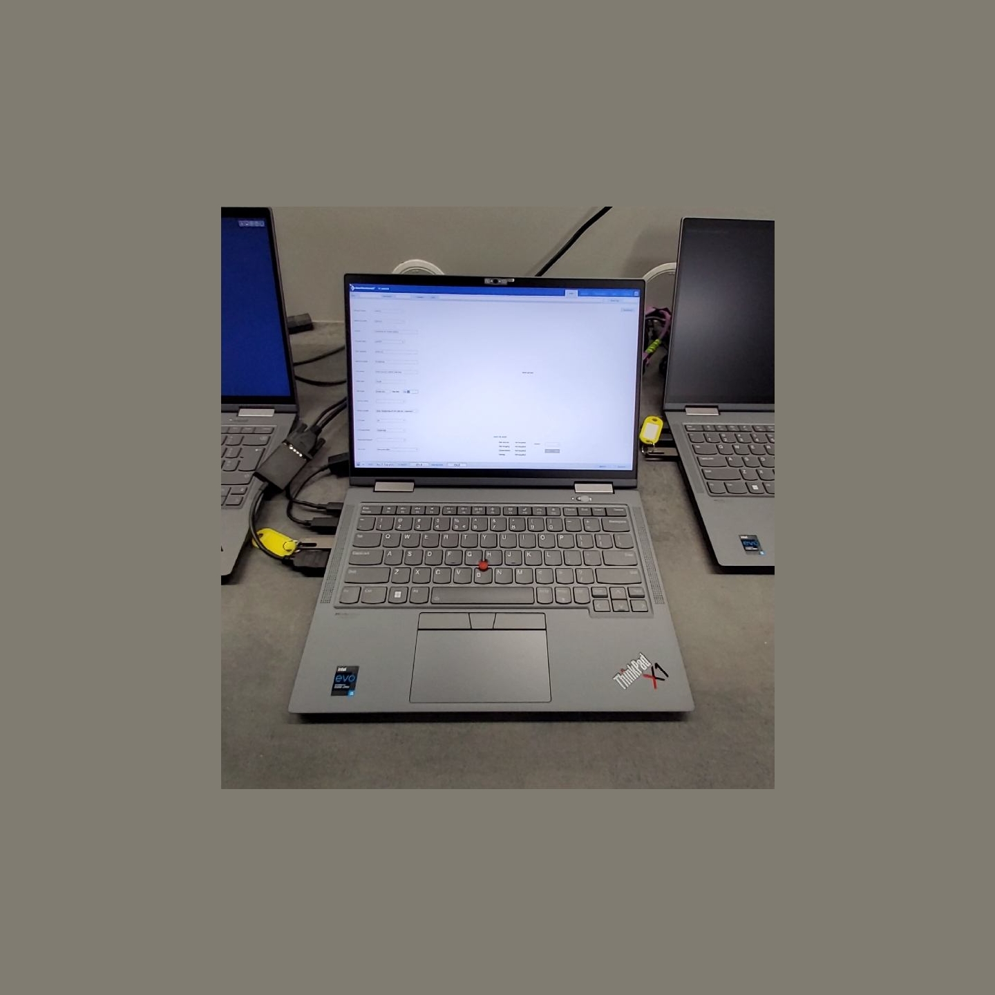 Lenovo ThinkPad X1 Yoga G6 | 16 GB | 1 x 256 SSD | A