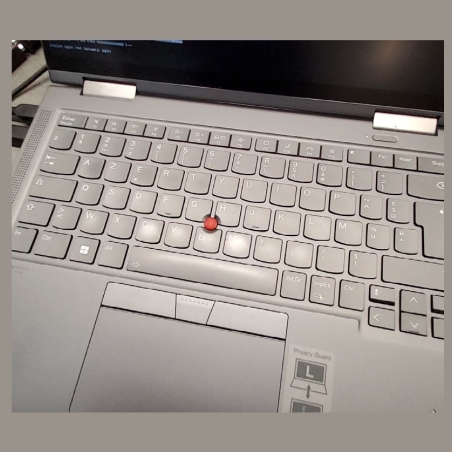 Lenovo ThinkPad X1 Yoga G7 | 16 GB | 1 x 256 SSD | B