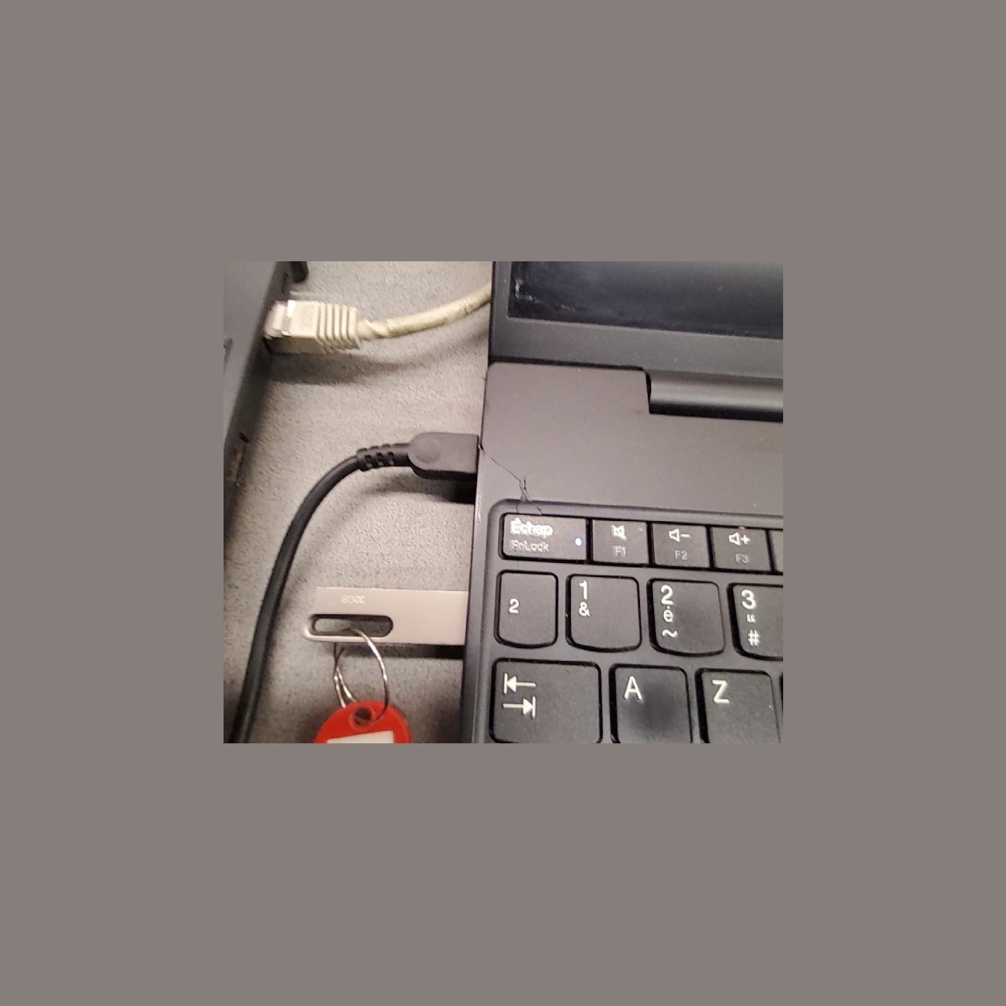 Lenovo ThinkPad E16 G1 | 16 GB | 1 x 256 SSD | B