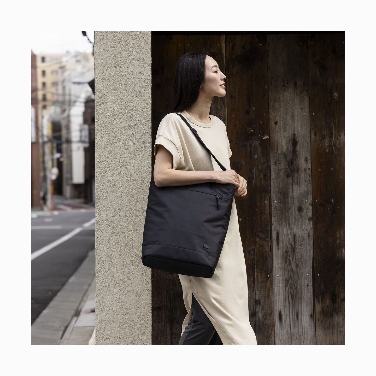 Case Logic 5106 Invigo Eco Laptop Convertible Tote 15.6 INVIT116 Black