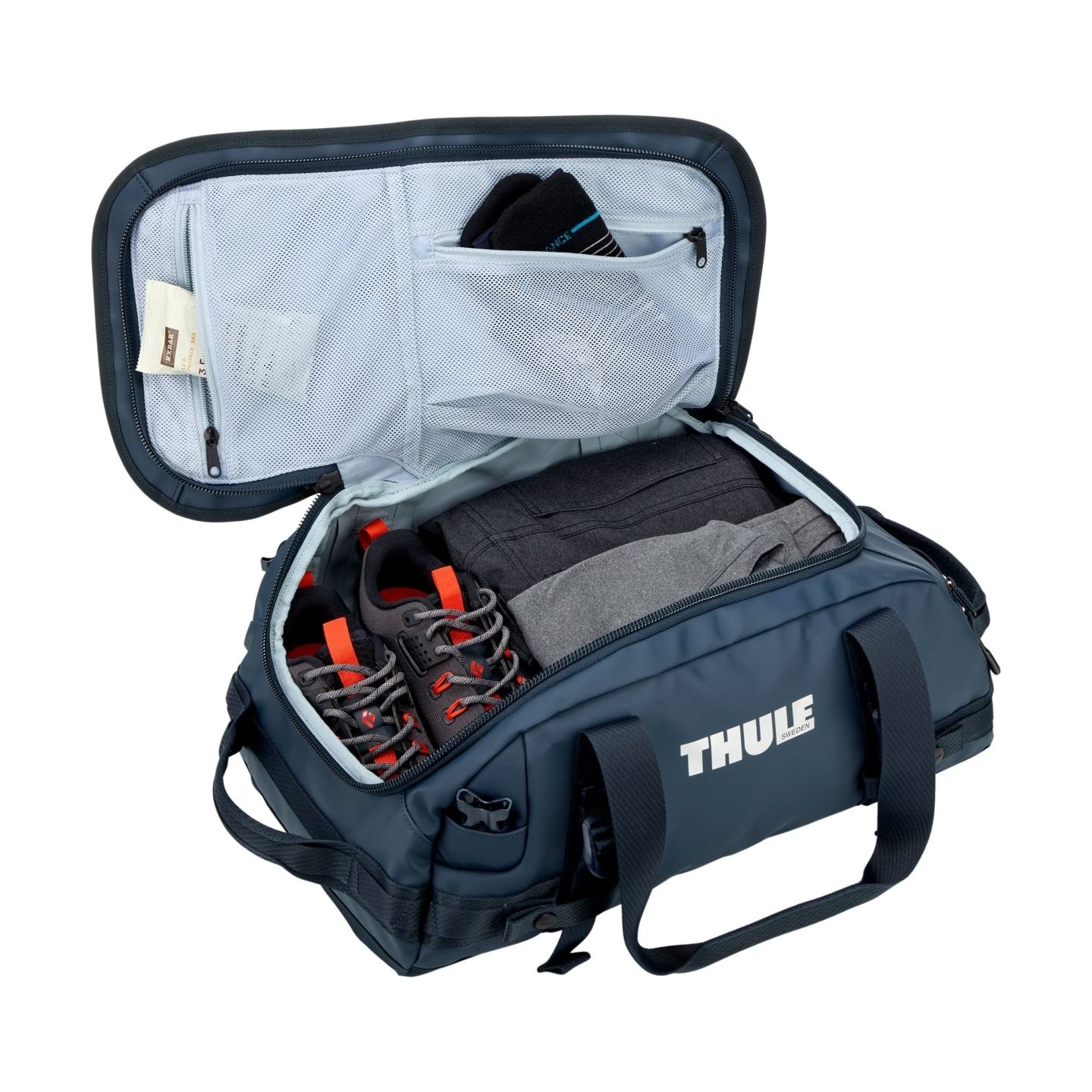 Thule 5586 Chasm 30L duffel bag darkest blue