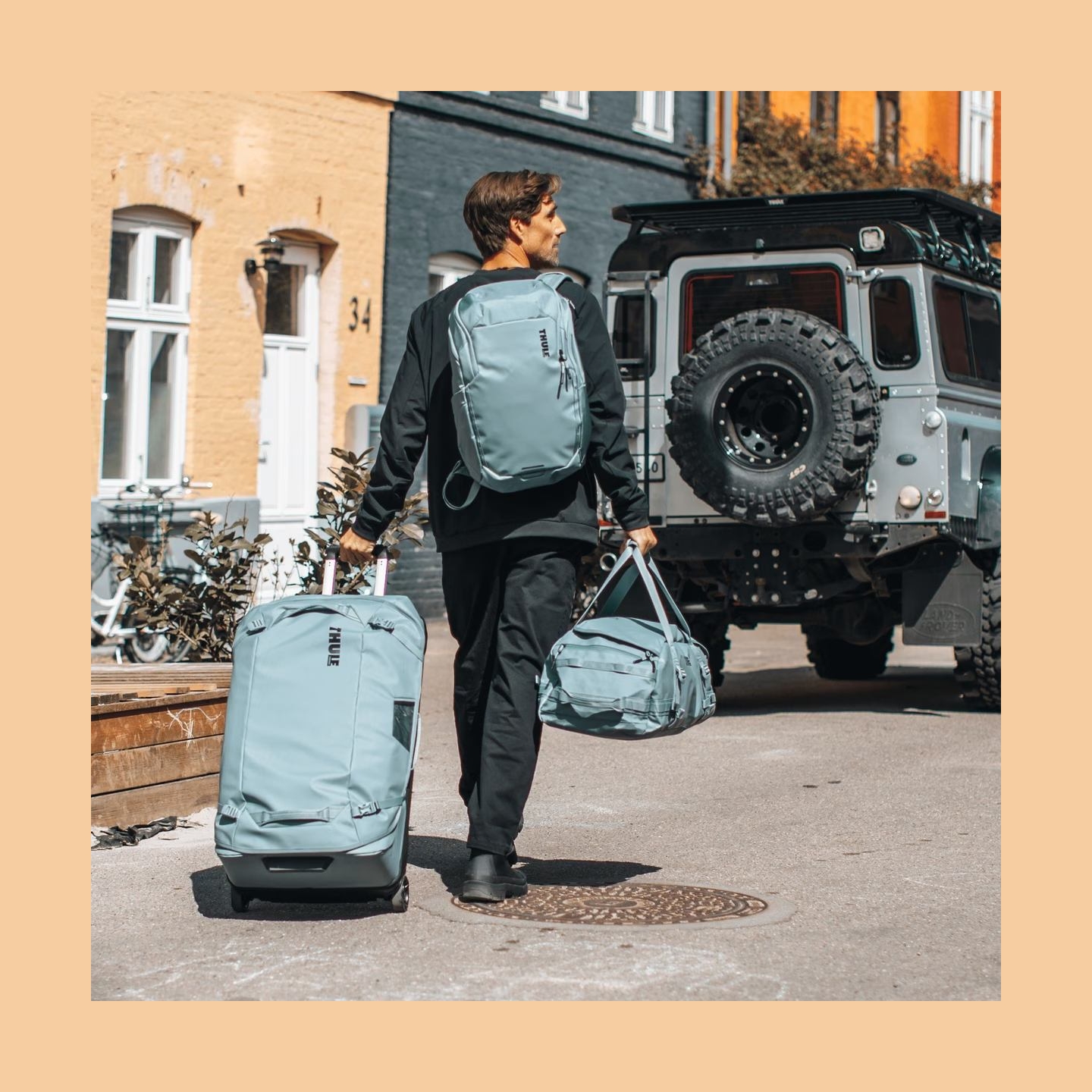 Thule 4992 Chasm Duffel 40L Pond