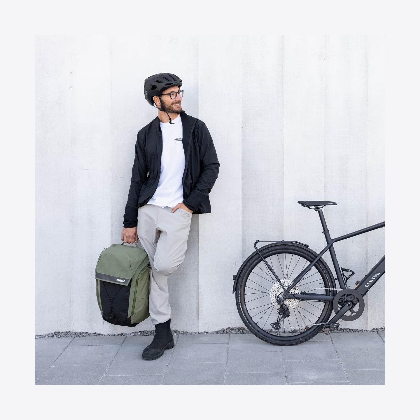 Thule 5235 Paramount Bike Commute Backpack 28L Black