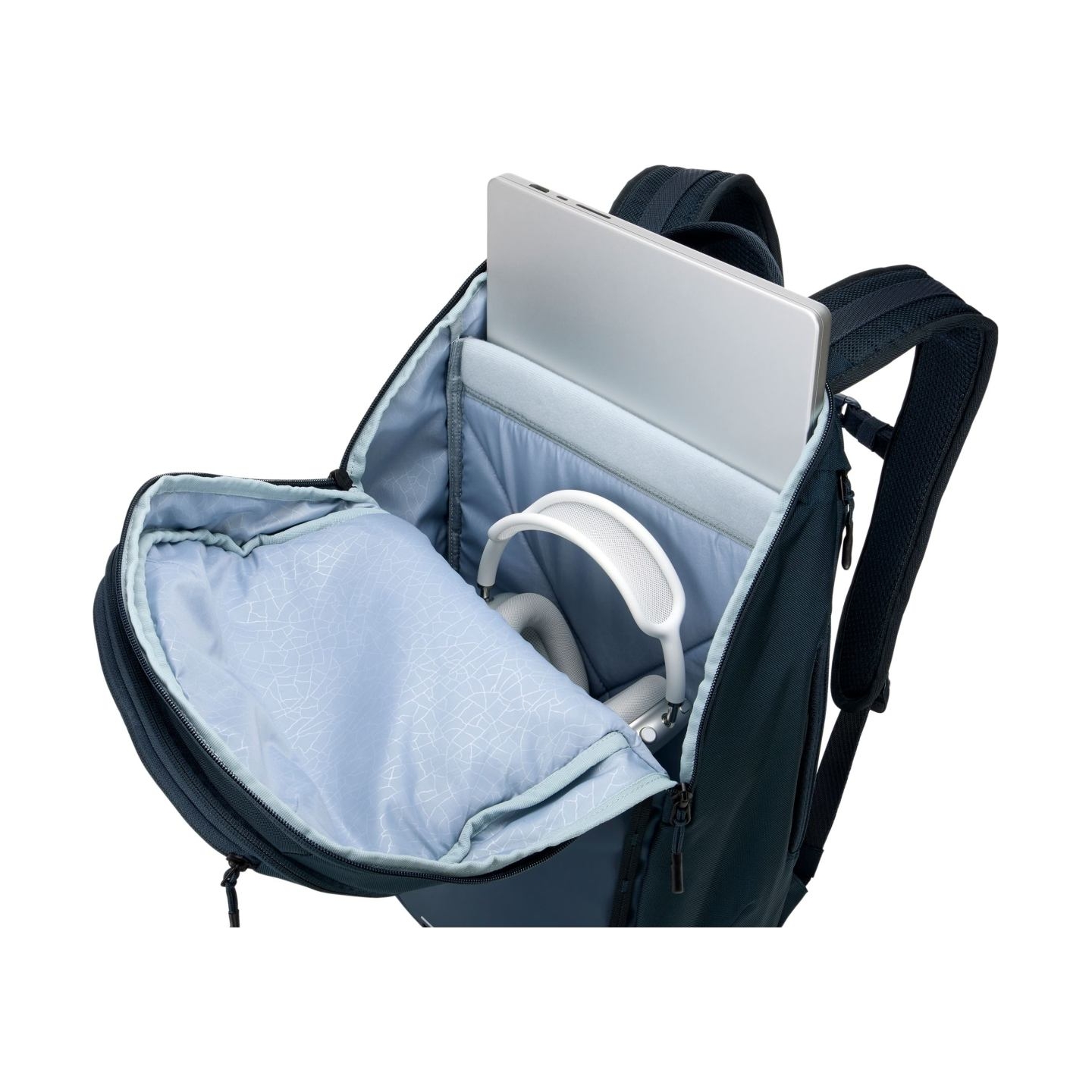 Thule 5583 Chasm laptop backpack 26L darkest blue