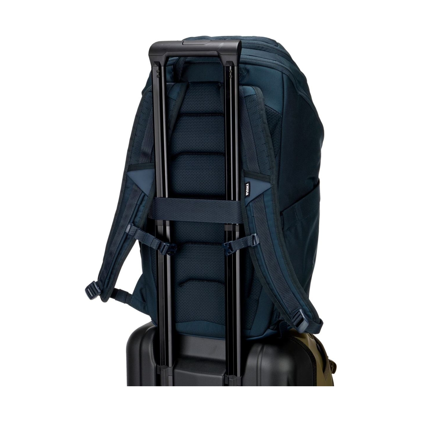 Thule | Laptop Backpack Chasm | Fits up to size 17 " | Backpack | Waterproof | Darkest Blue