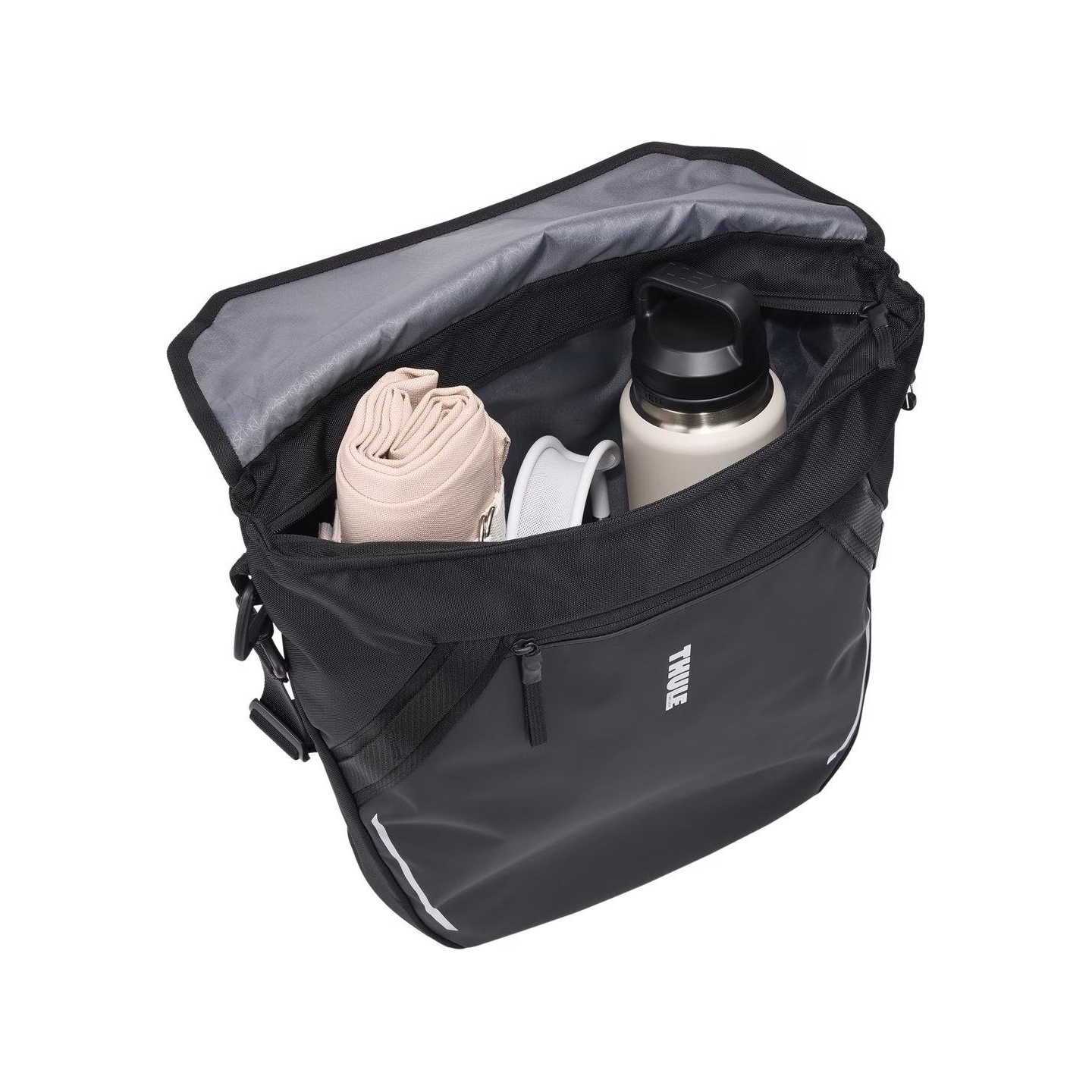 Thule 5468 Chasm Courier 22L with InLock Black