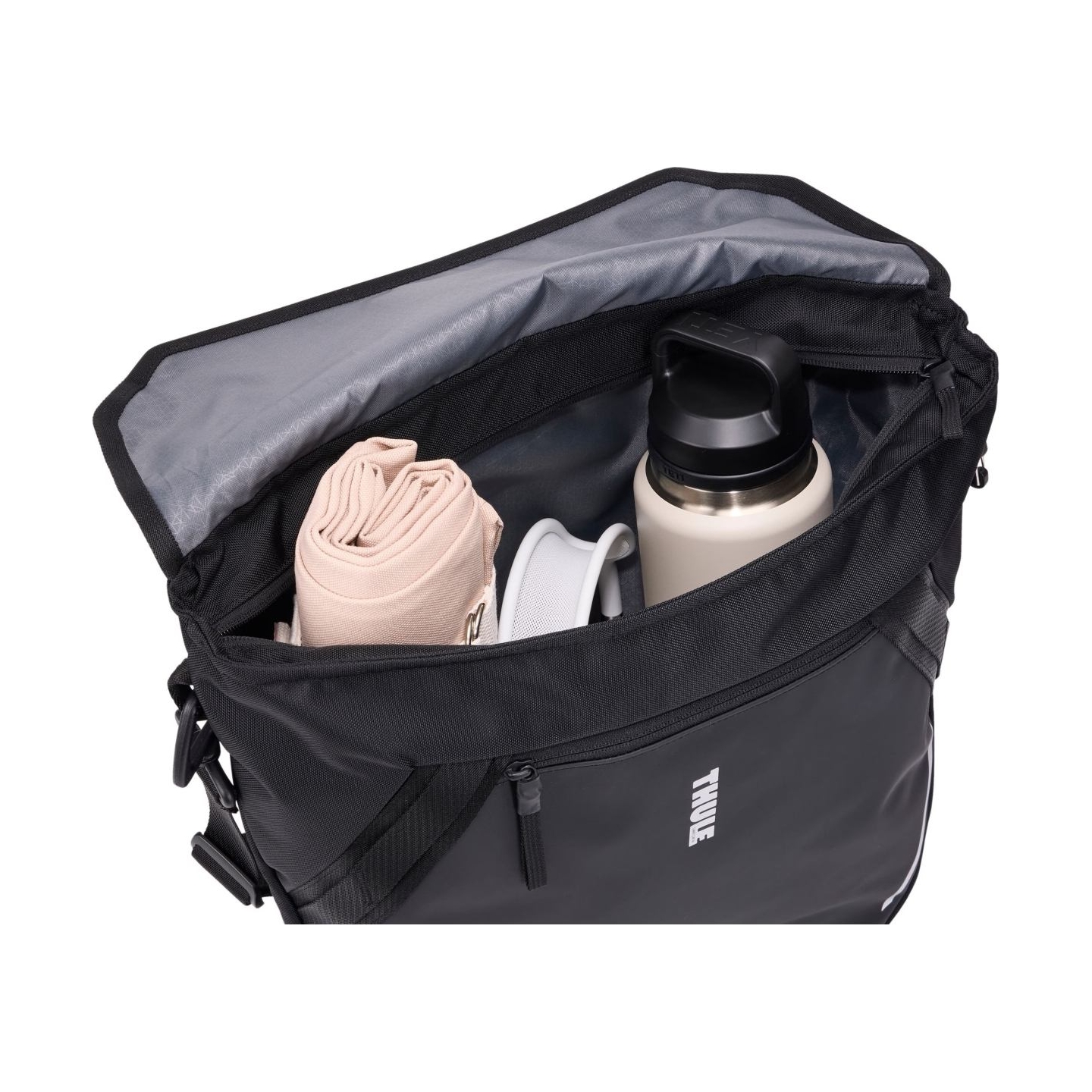 Thule 5468 Chasm Courier 22L with InLock Black