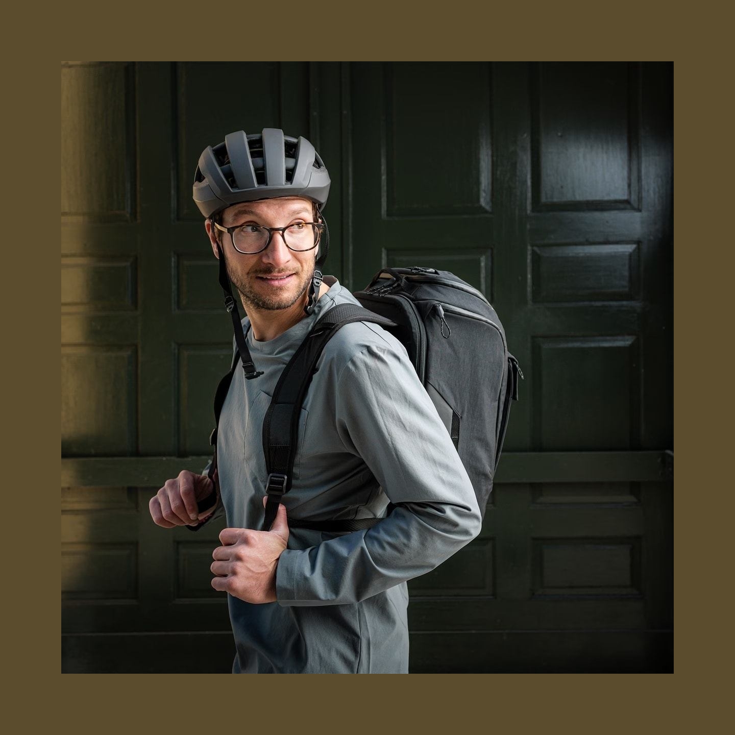 Thule 5092 Paramount Hybrid Pannier 26L Soft Green