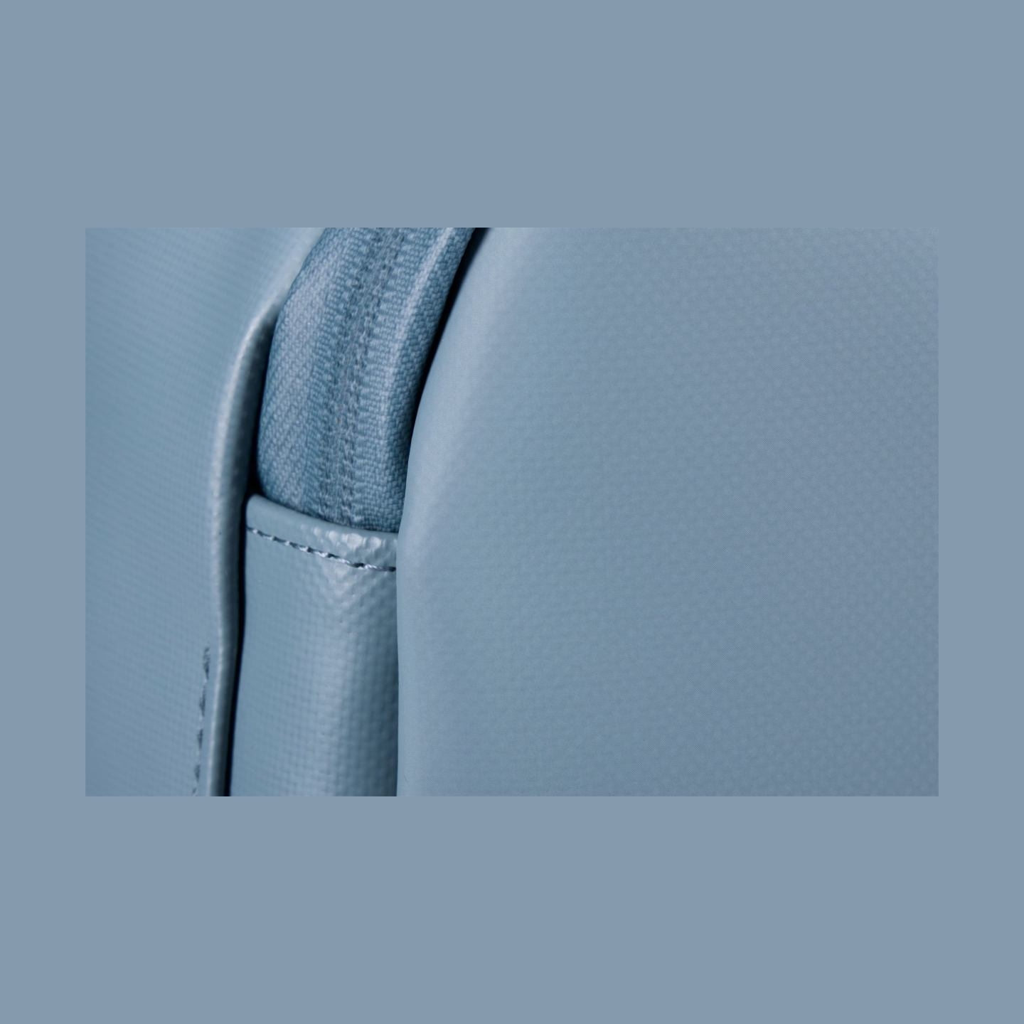 Thule 5607 Chasm medium gear cube pond gray