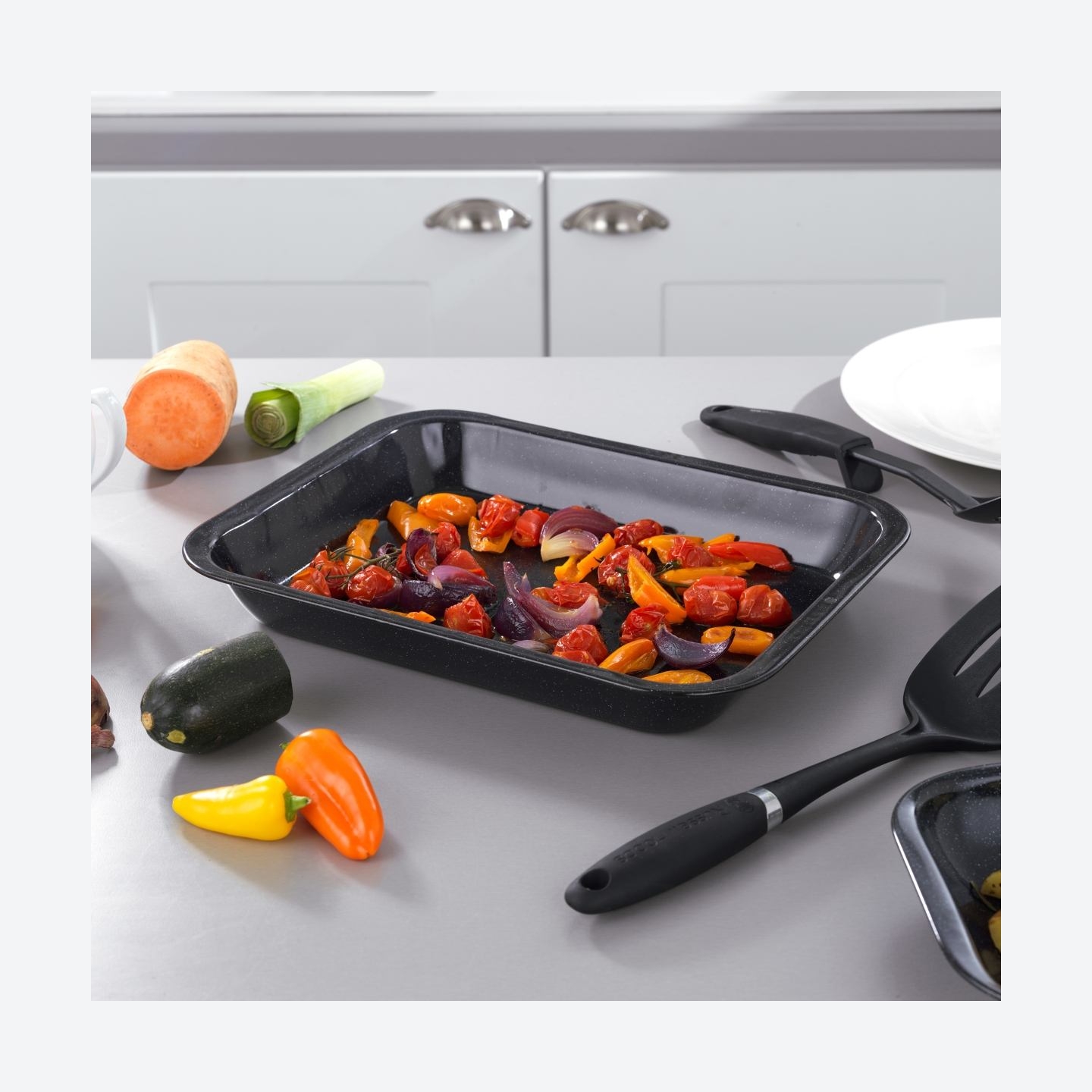 Russell Hobbs CW207011EU Roaster & Chop tray set 3pcs