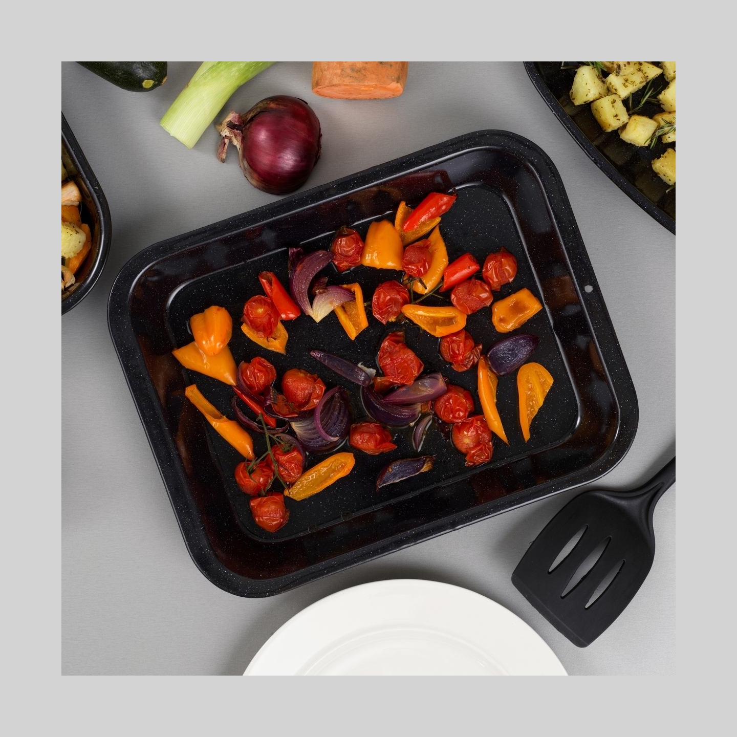 Russell Hobbs CW207011EU Roaster & Chop tray set 3pcs