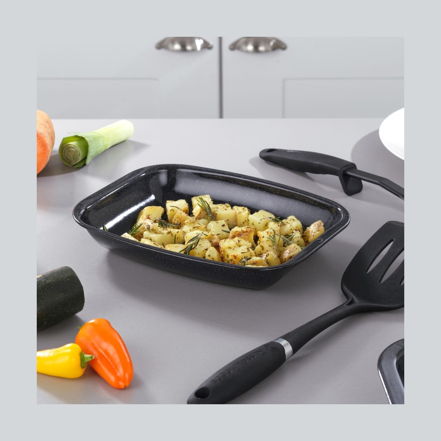 Russell Hobbs CW207011EU Roaster & Chop tray set 3pcs