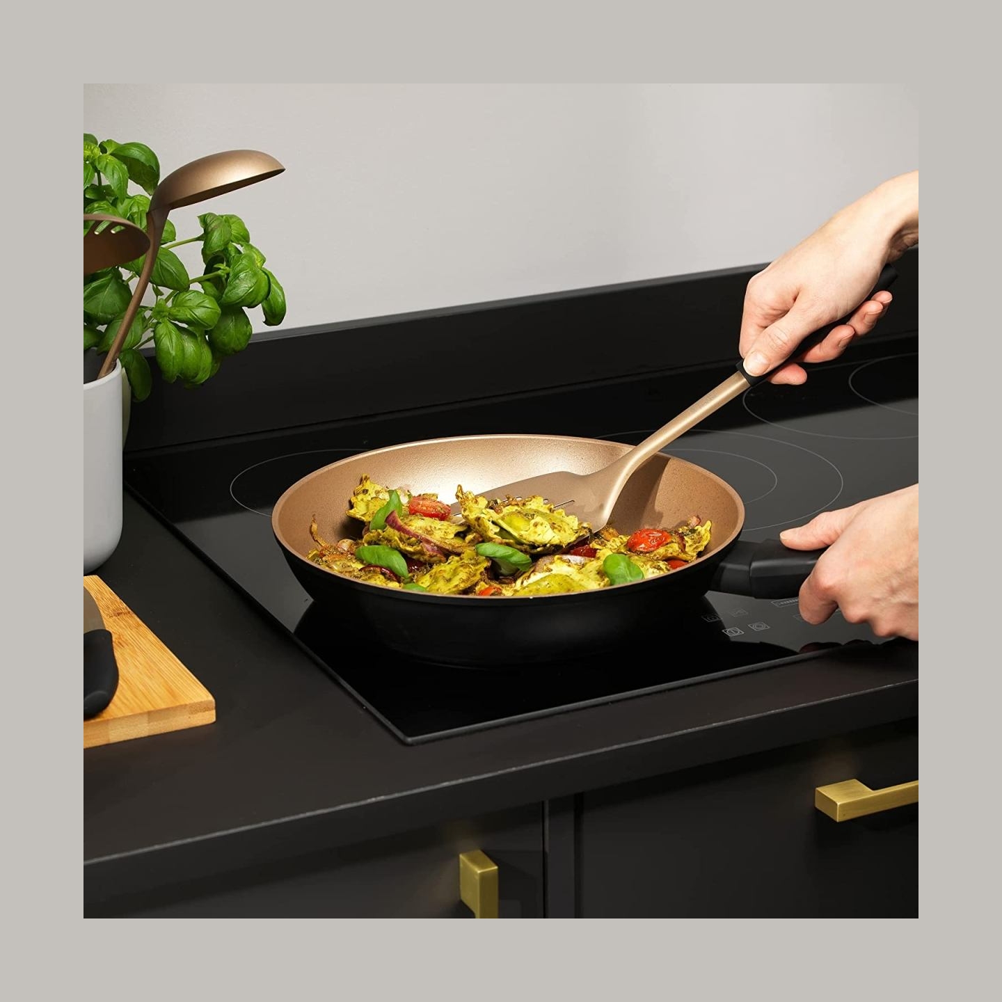 Russell Hobbs RH01666BEU7 Opulence frypan 24cm black