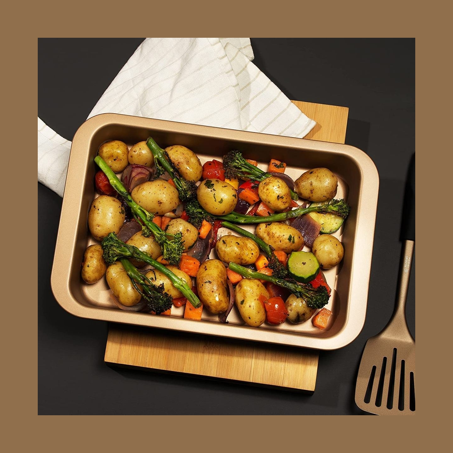 Russell Hobbs RH01689GEU7 Opulence 36cm roaster gold