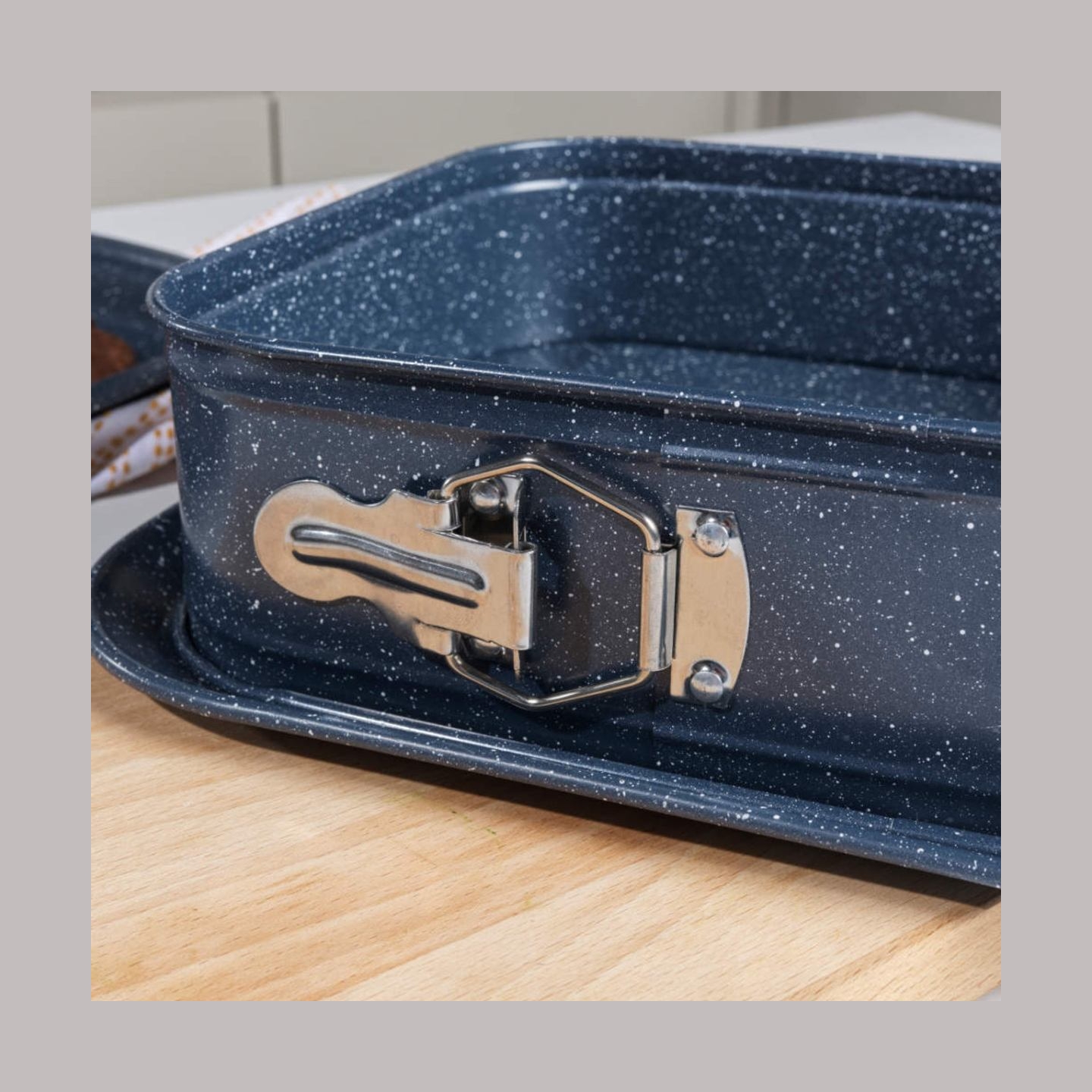Russell Hobbs RH03425EU7 Nightfall Stone Square Springform Pan 27 cm