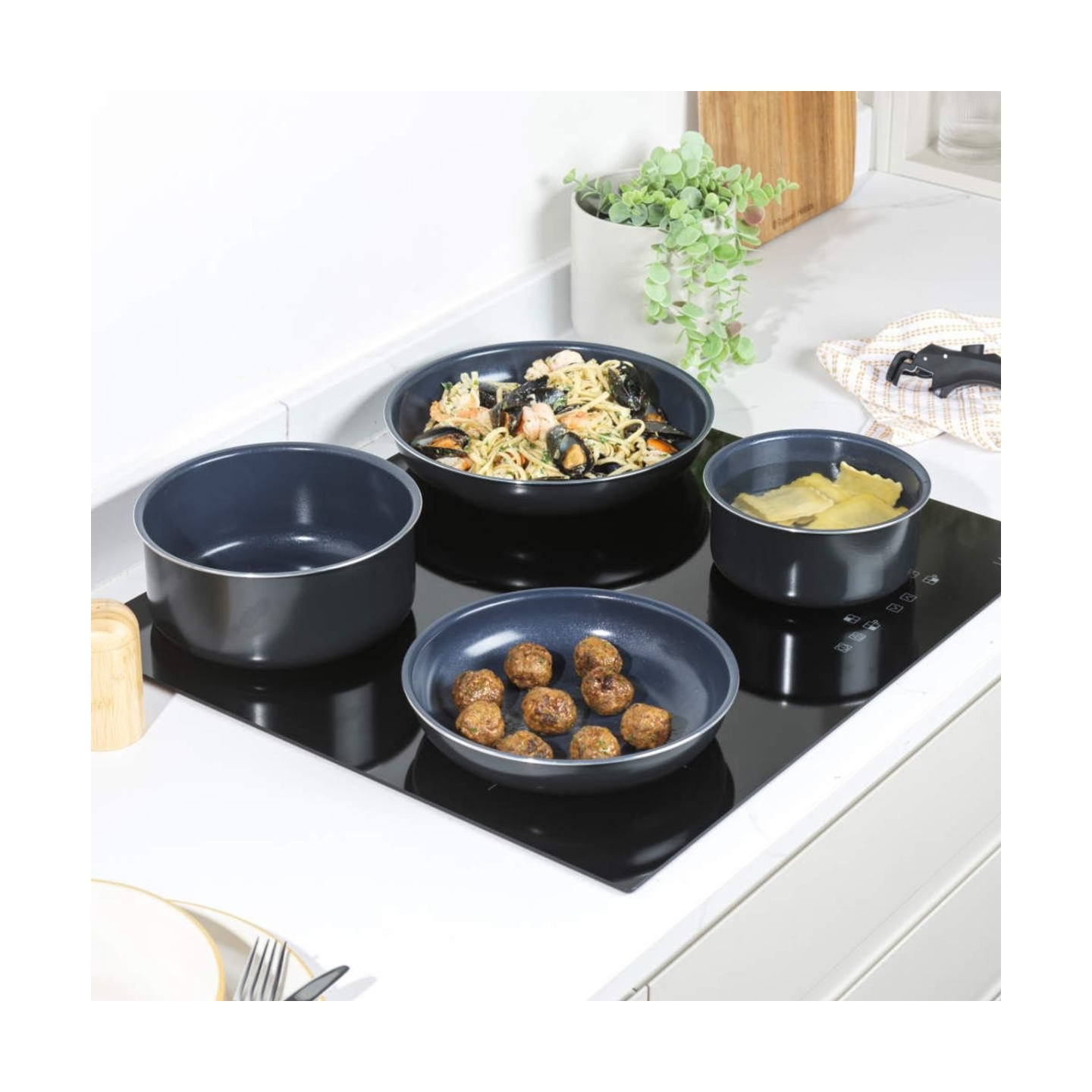 Russell Hobbs RH03319EU7 Marine Pan Set 5pcs