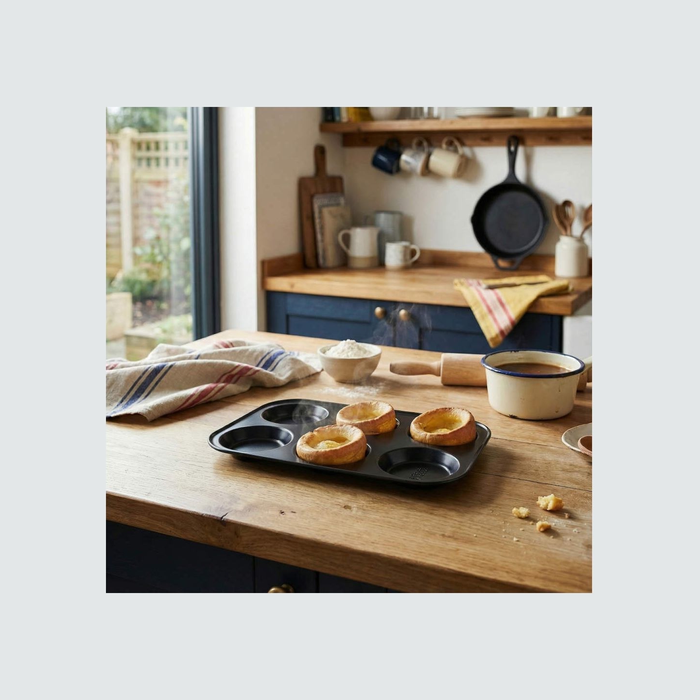 Russell Hobbs RH03895 Everyday 6 Cup Yorkshire Pudding Tray