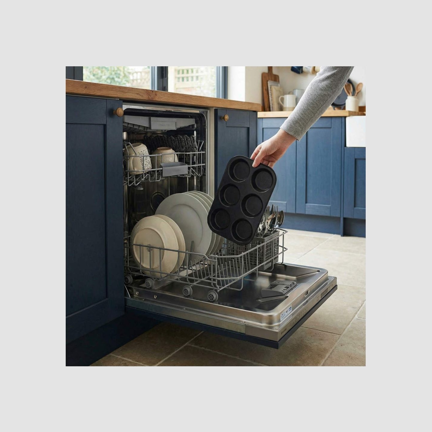 Russell Hobbs RH03895 Everyday 6 Cup Yorkshire Pudding Tray