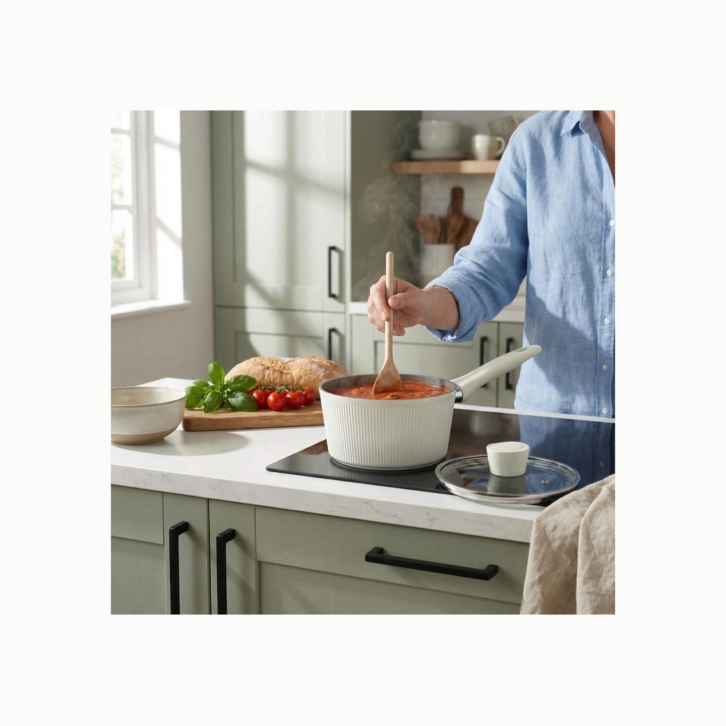 Russell Hobbs RH03867C Cote 18 cm Saucepan, Cream