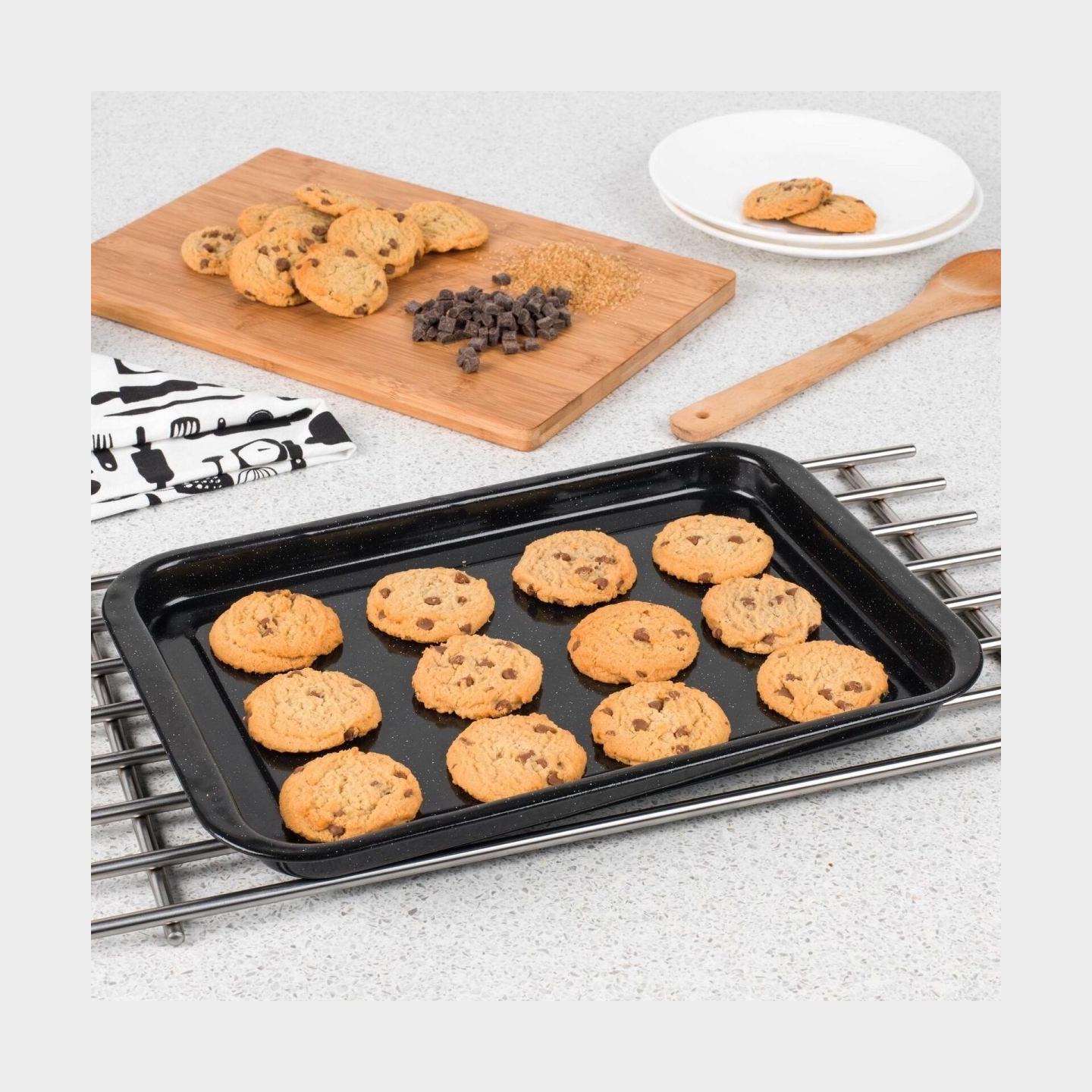 Russell Hobbs CW114712EU 36cm Baking Tray