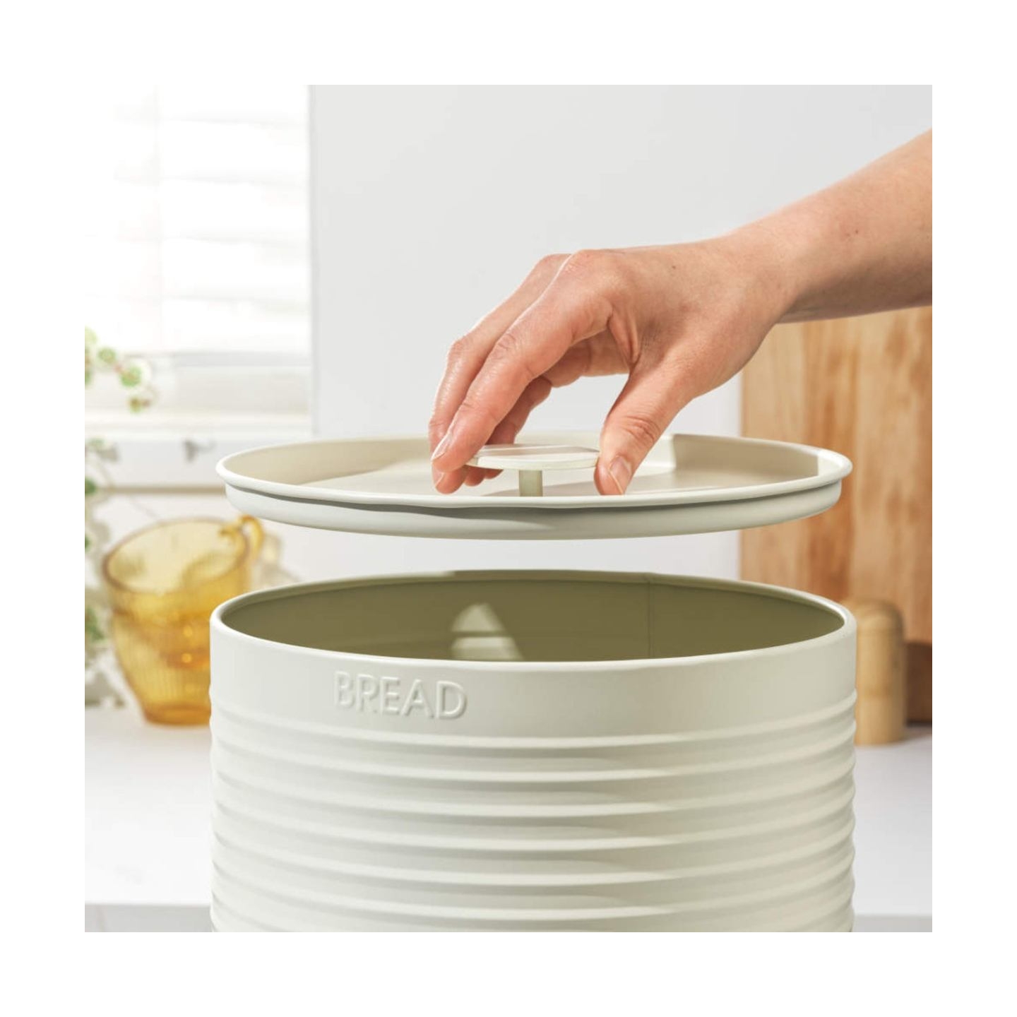 Russell Hobbs RH03269CEU7 Ribbed Bread Bin,  Cream