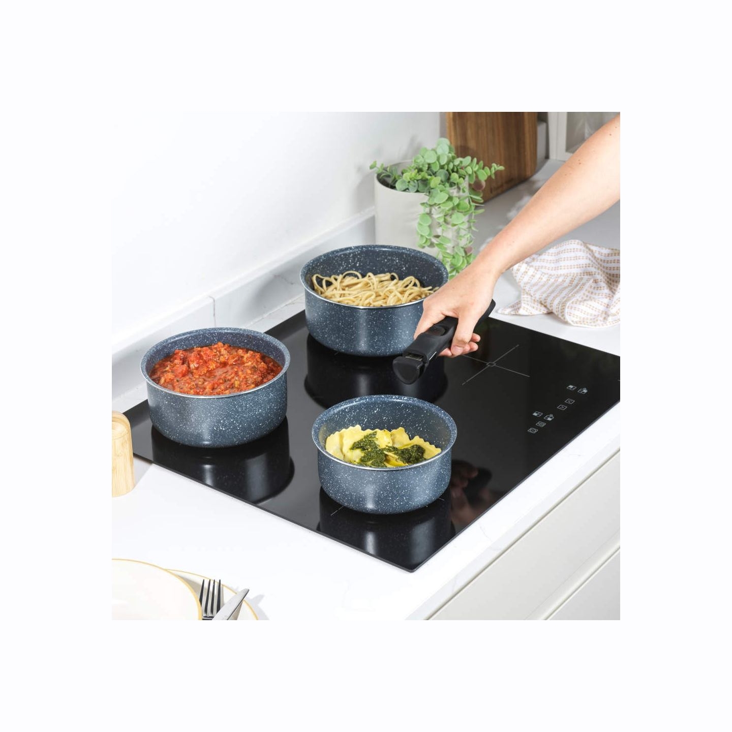 Russell Hobbs RH03294EU7 Nightfall 4-Piece Smart Clip Saucepan Set