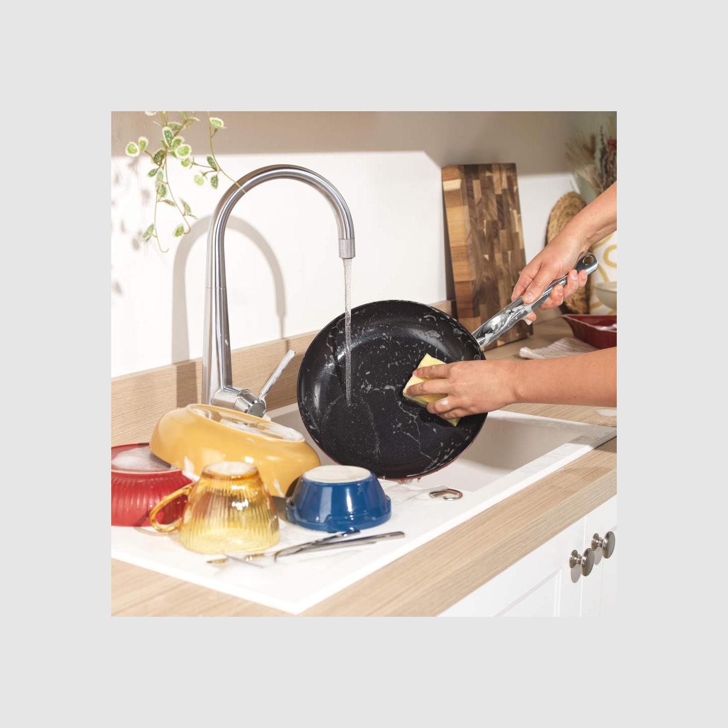 Russell Hobbs RH03806 Riviera 28cm Fry Pan
