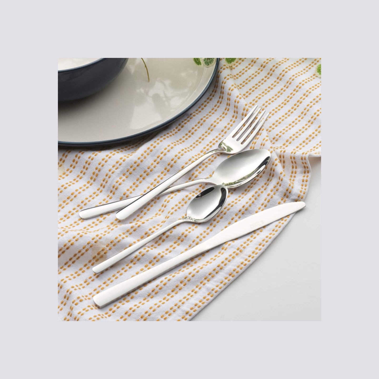 Russell Hobbs RH03225EU7 Vienna Stainless Steel 48 Piece Cutlery Set