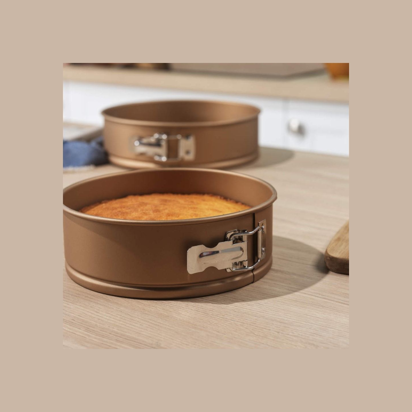 Russell Hobbs RH03791G Opulence 3 Piece Springform Tin Set