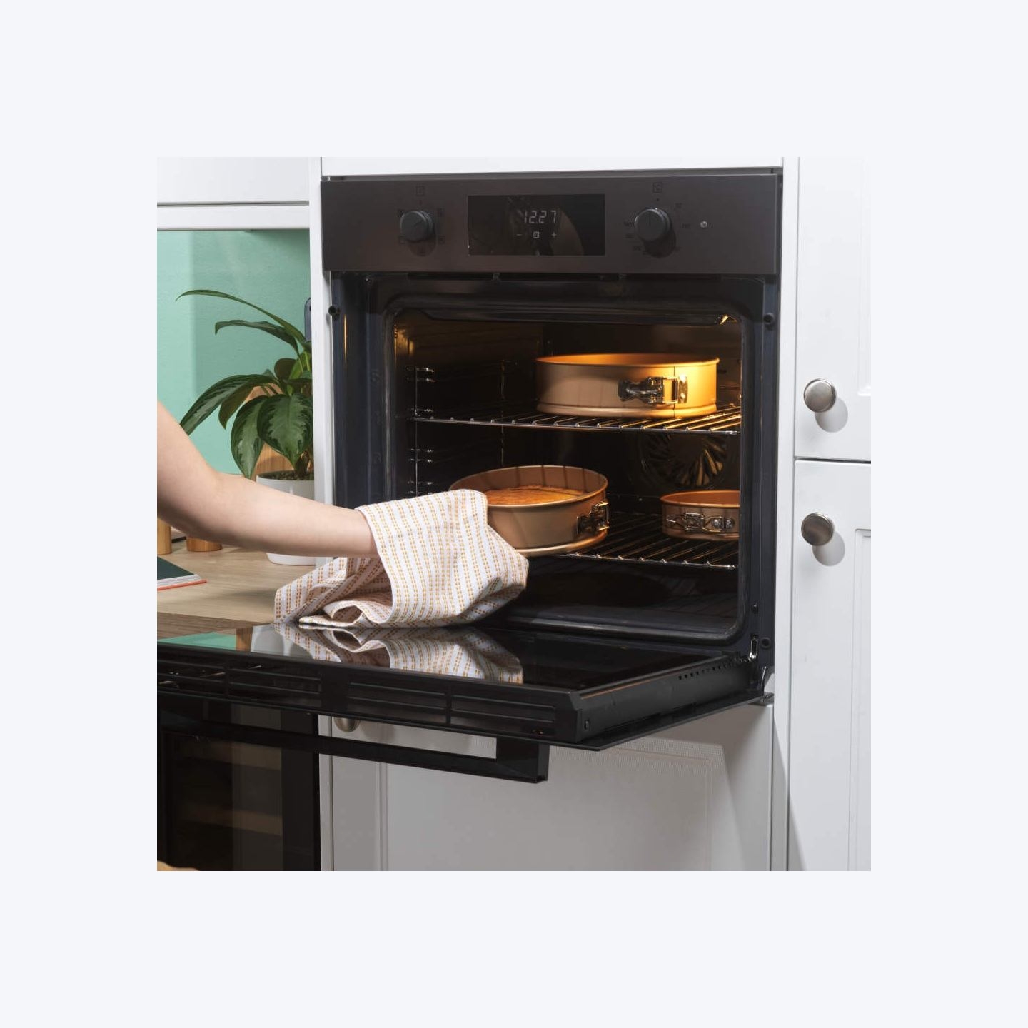 Russell Hobbs RH03791G Opulence 3 Piece Springform Tin Set
