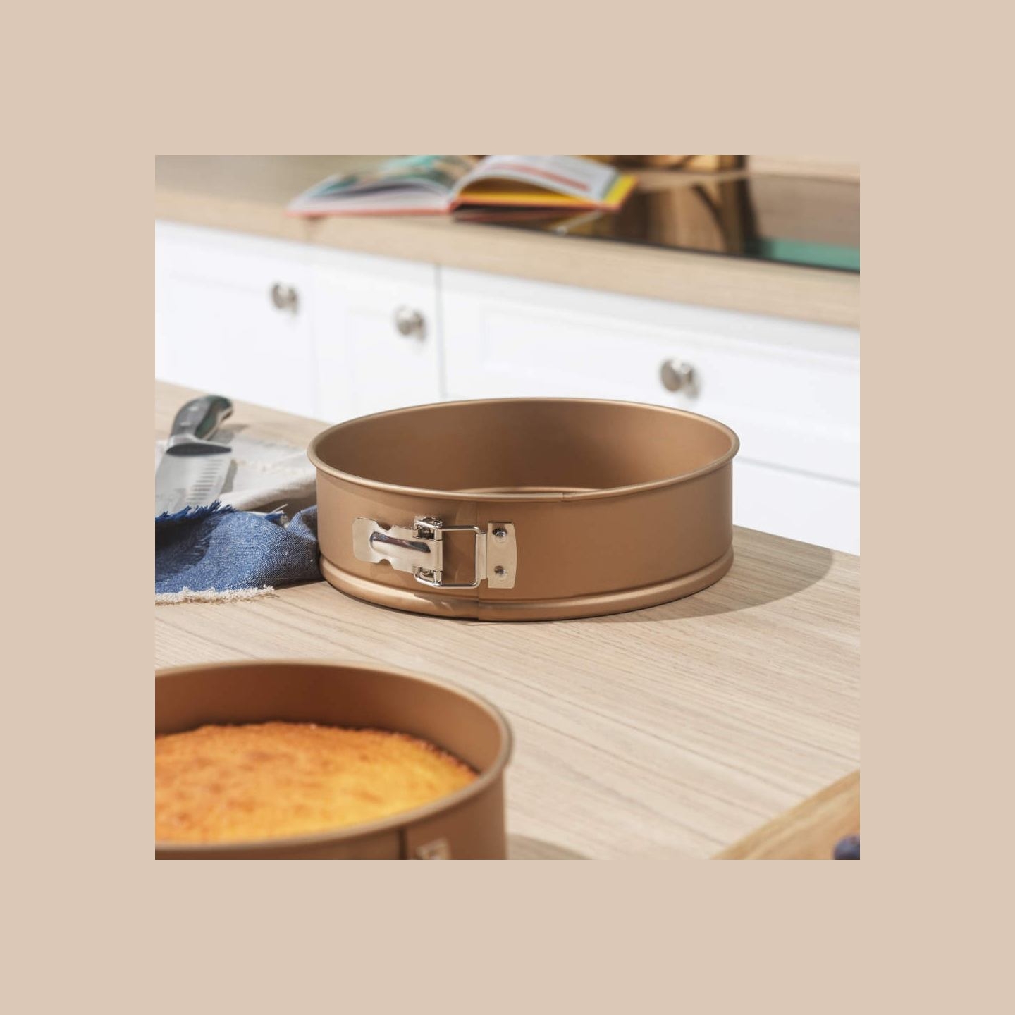 Russell Hobbs RH03791G Opulence 3 Piece Springform Tin Set