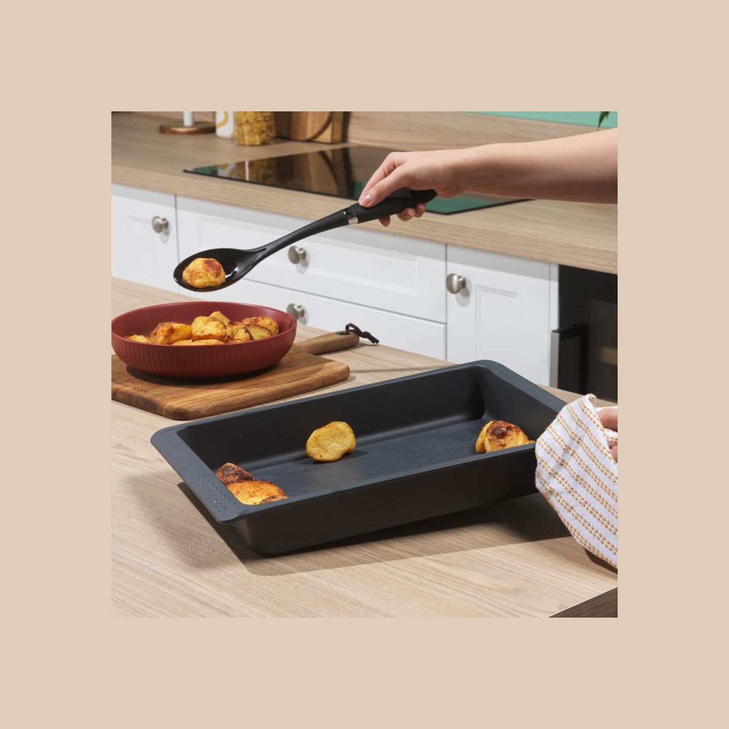 Russell Hobbs RH03763 Shield 2 Piece Baking Tray And Roaster Set